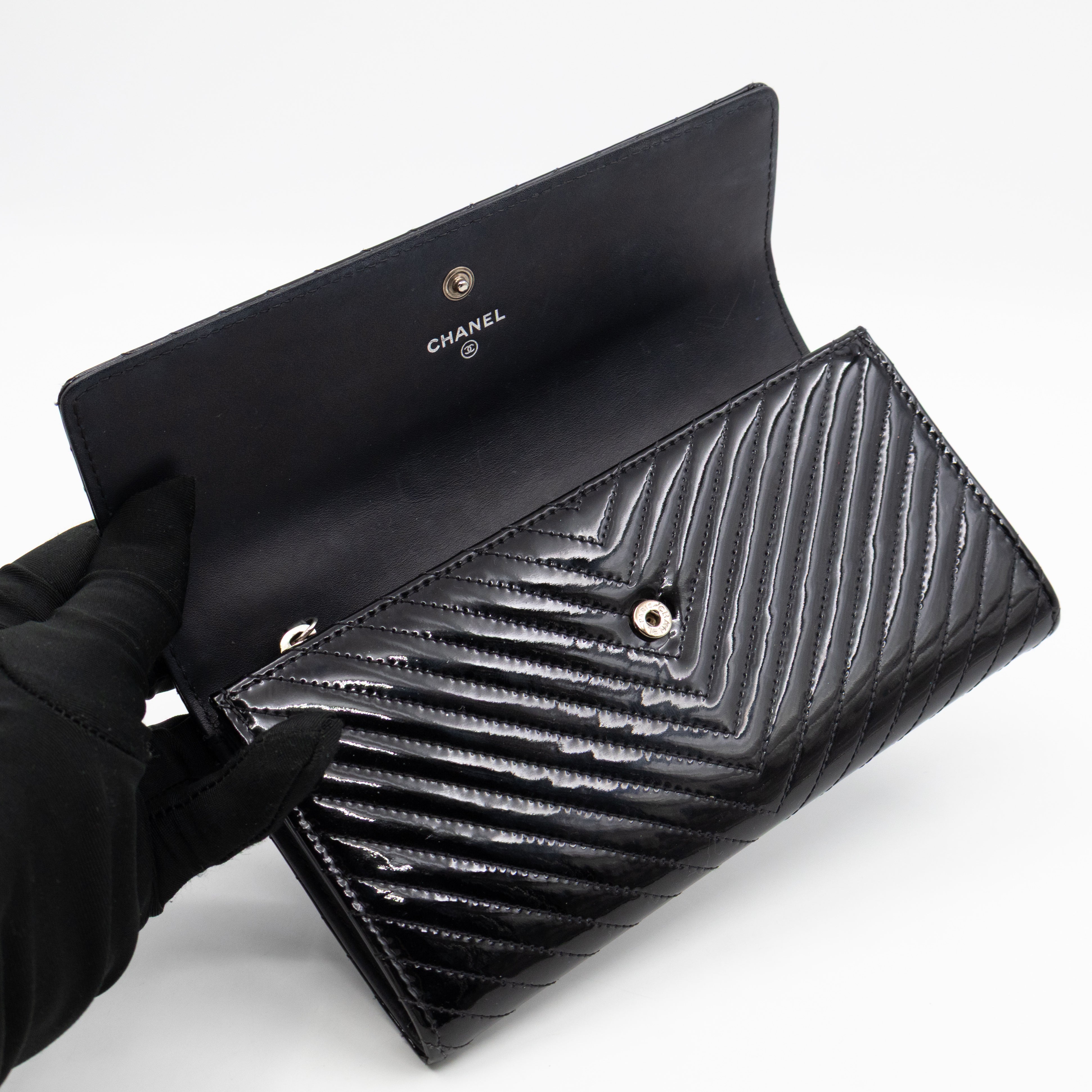 Gusset Long Flap Wallet Chevron Black Patent Leather