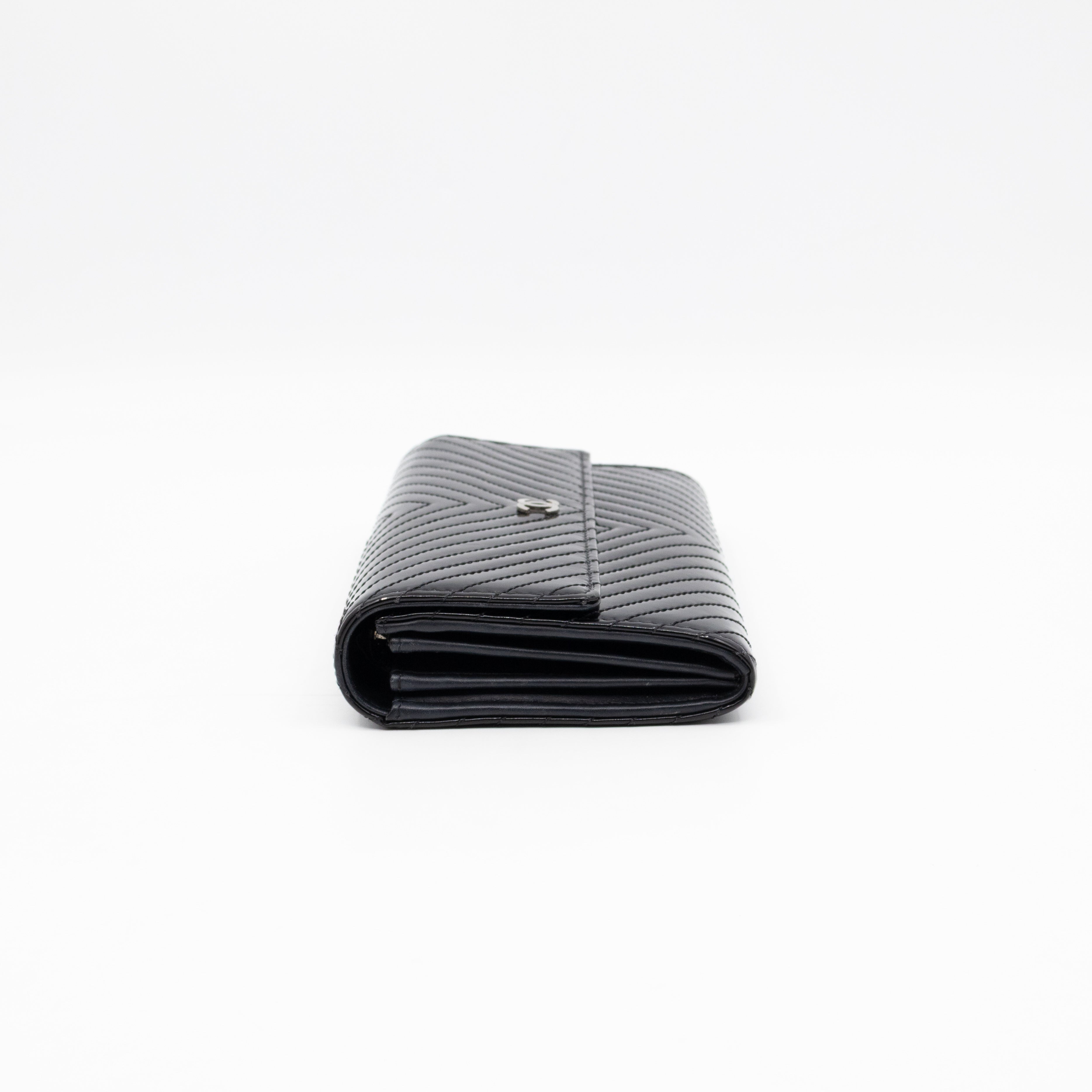 Gusset Long Flap Wallet Chevron Black Patent Leather