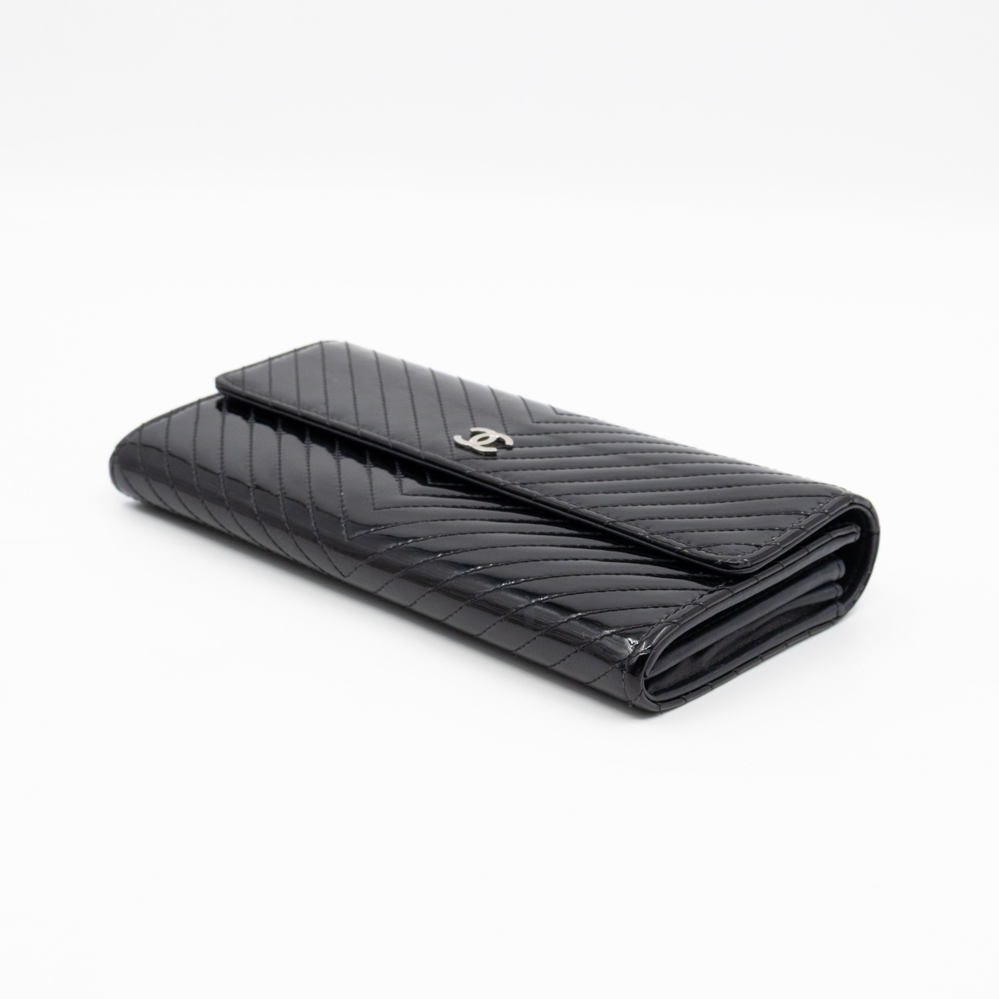 Gusset Long Flap Wallet Chevron Black Patent Leather