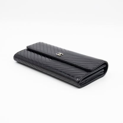Gusset Long Flap Wallet Chevron Black Patent Leather