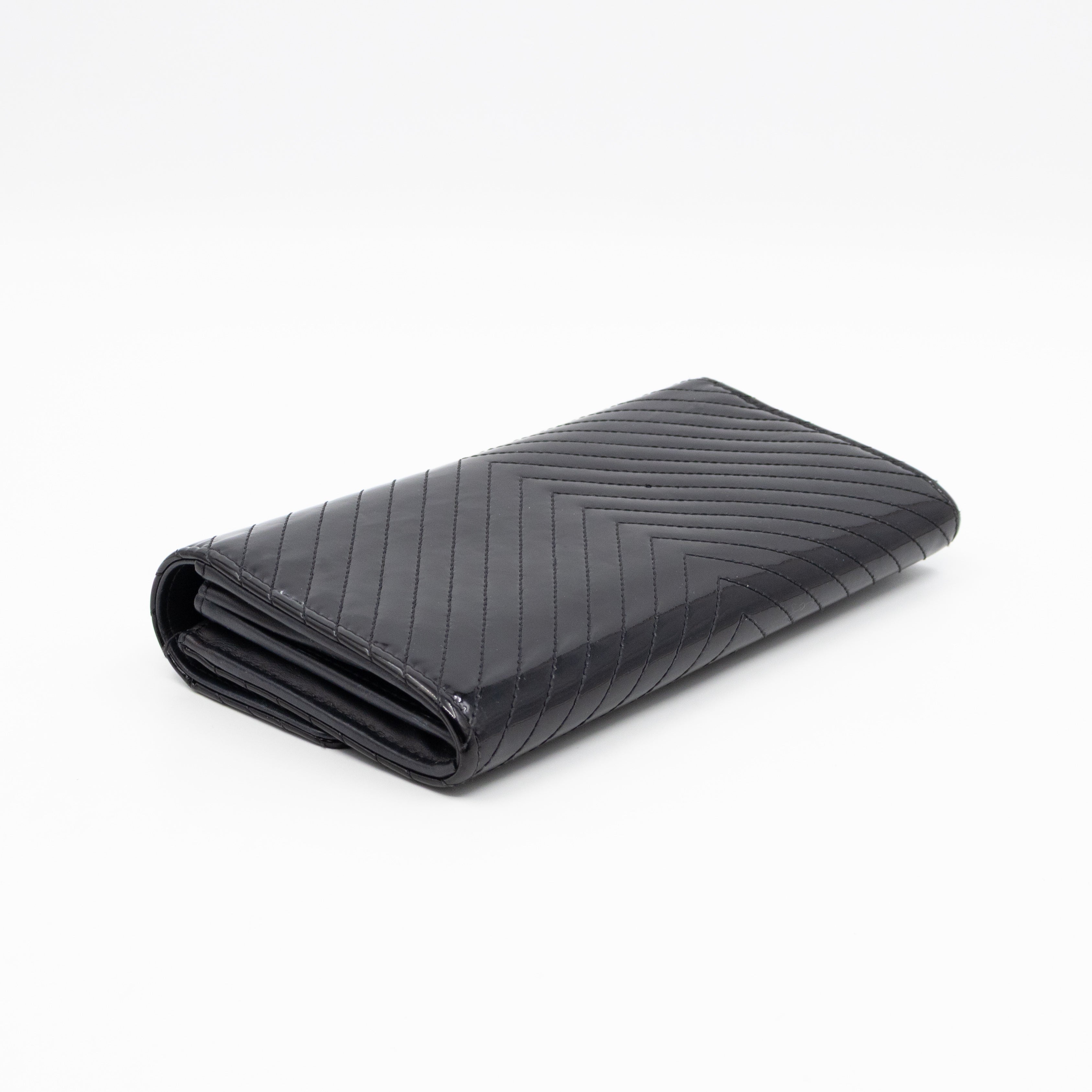 Gusset Long Flap Wallet Chevron Black Patent Leather