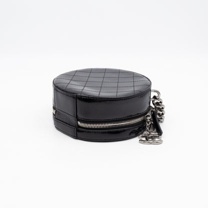 Round As Earth Bag Black Patent Leather Silver