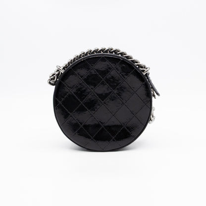 Round As Earth Bag Black Patent Leather Silver