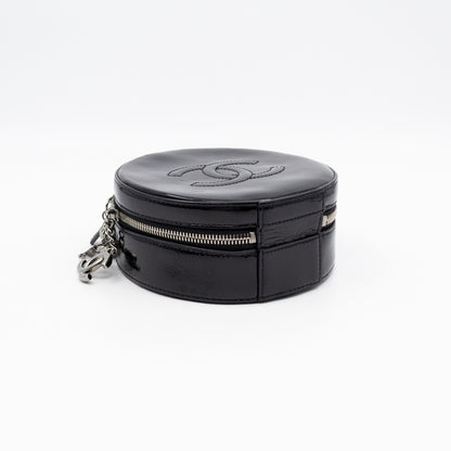 Round As Earth Bag Black Patent Leather Silver