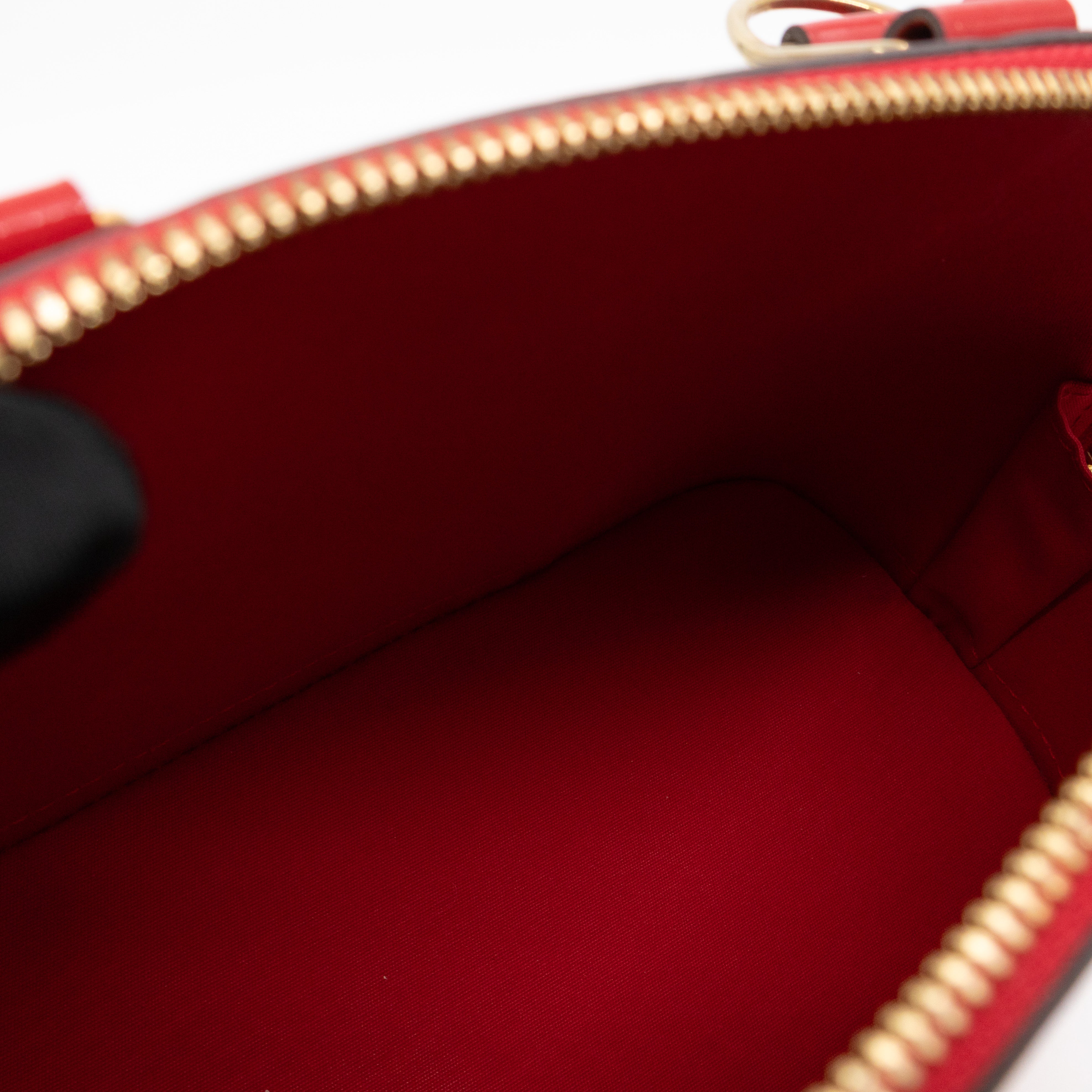 Alma BB Vernis Red