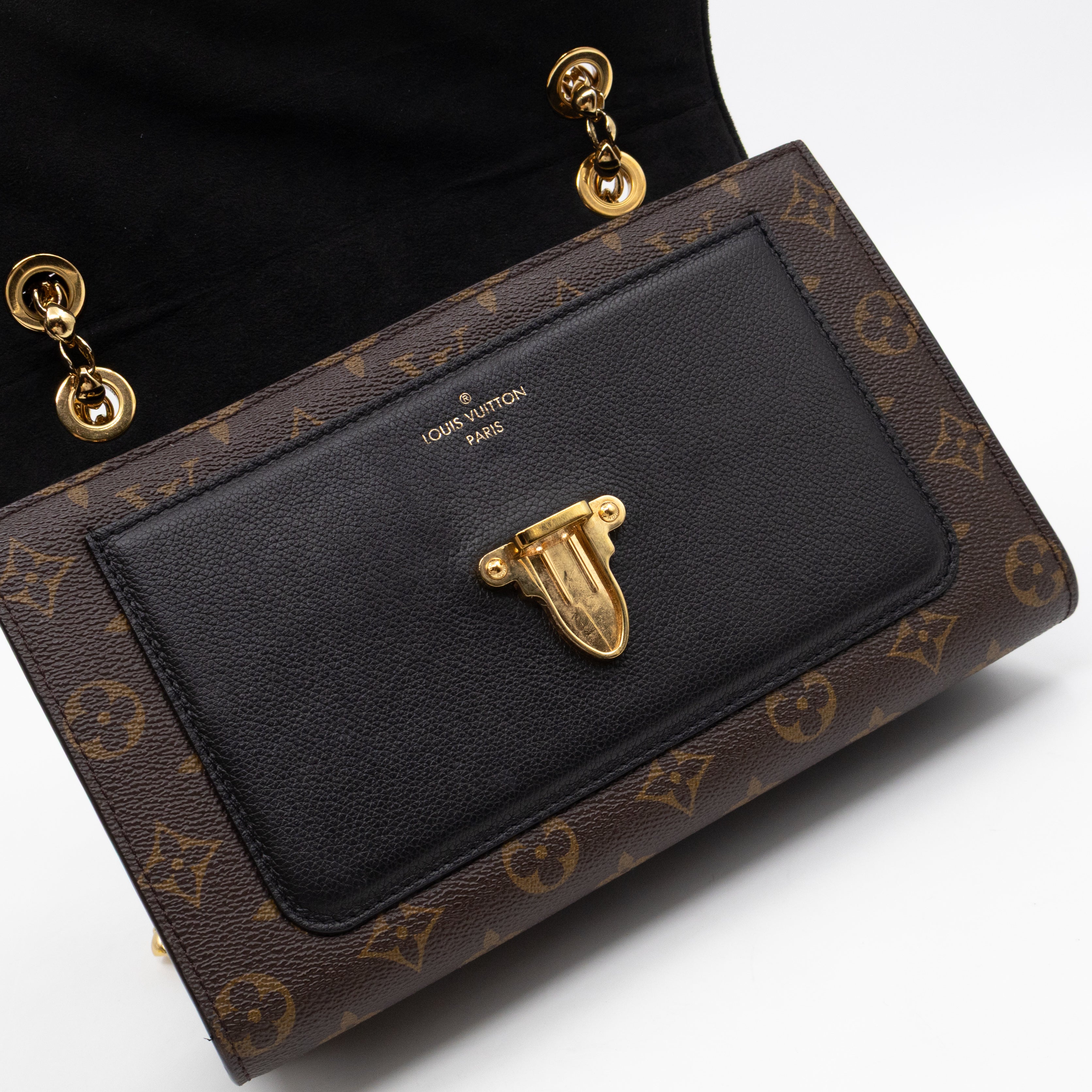 Victoire Monogram Black