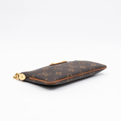 Pochette Milla MM Monogram
