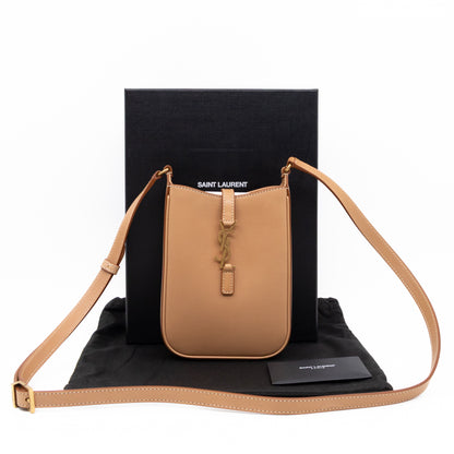 Le 5 À 7 Vertical Smooth Leather Brown