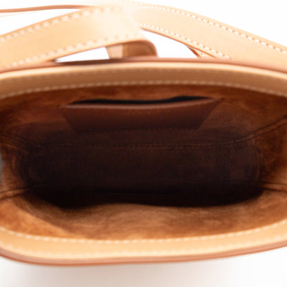 Le 5 À 7 Vertical Smooth Leather Brown