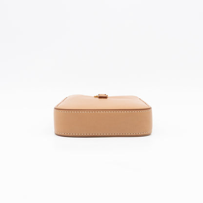 Le 5 À 7 Vertical Smooth Leather Brown
