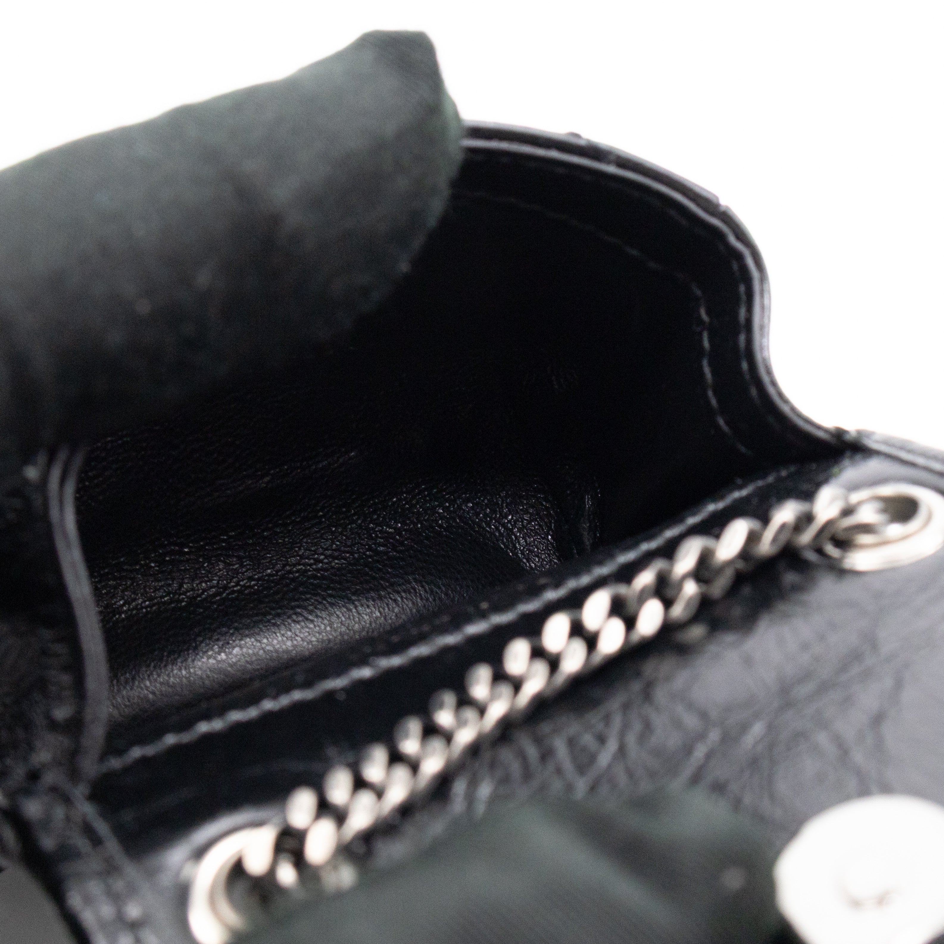 Niki Airpod Case Black Crinkled Leather