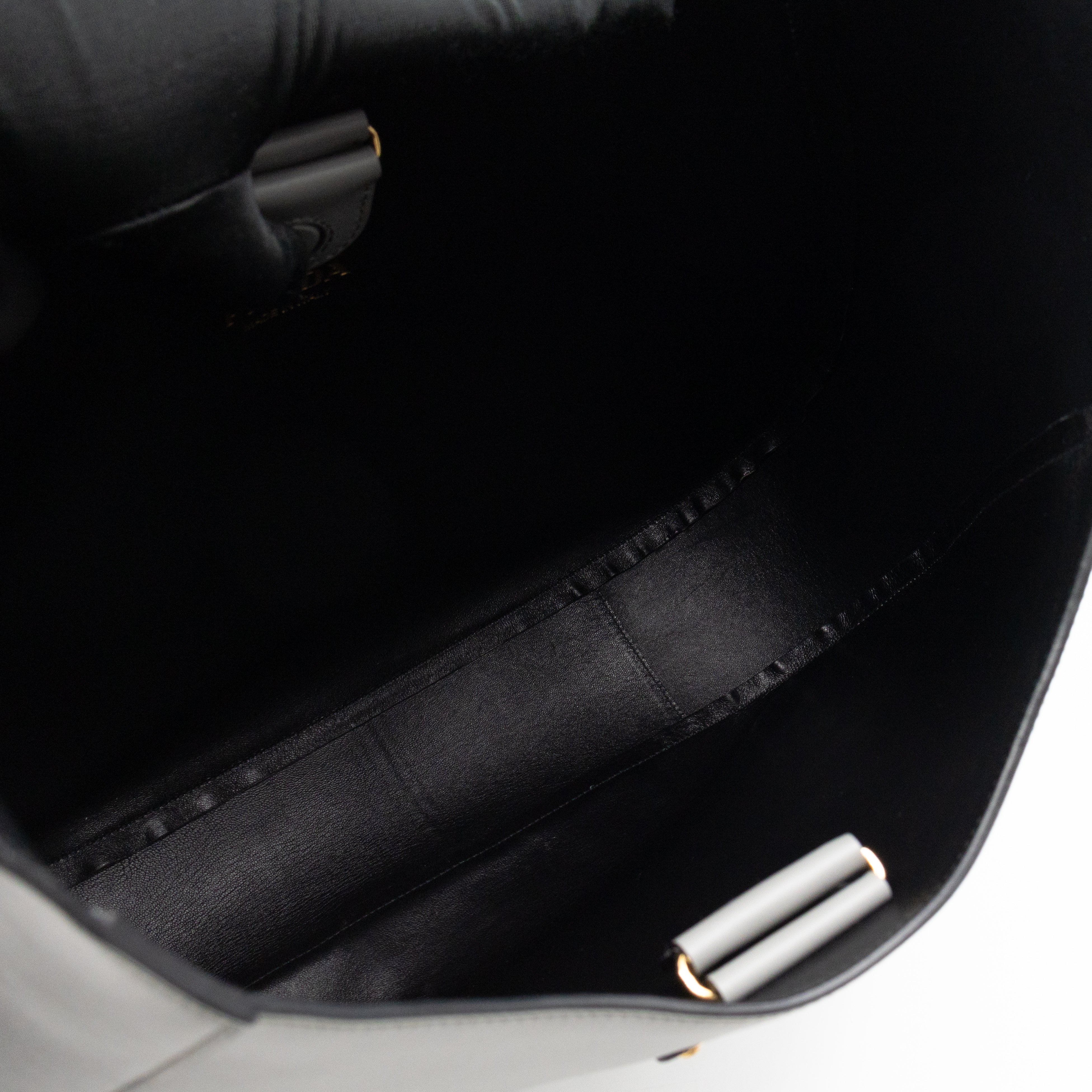 City Large Hobo Bag Ardesia Smooth Leather