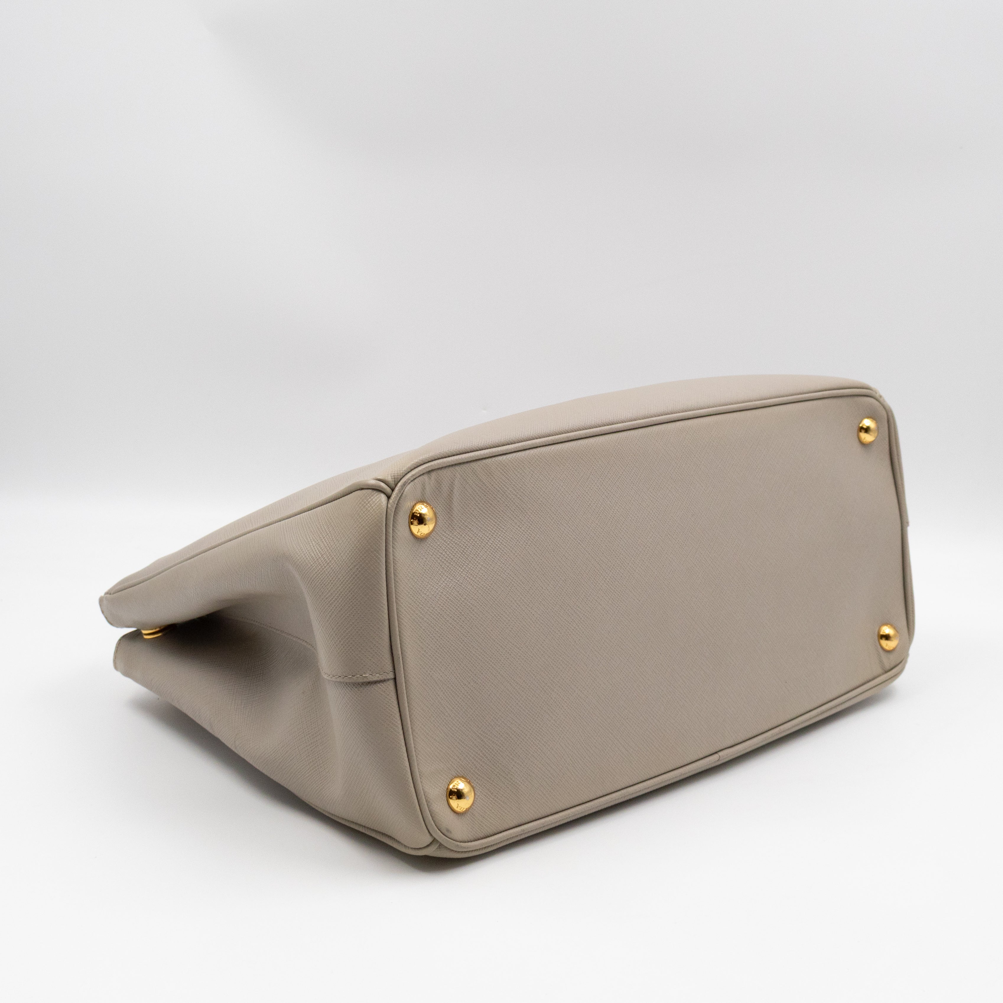 Galleria Large Double Zip Grey Taupe Saffiano Leather