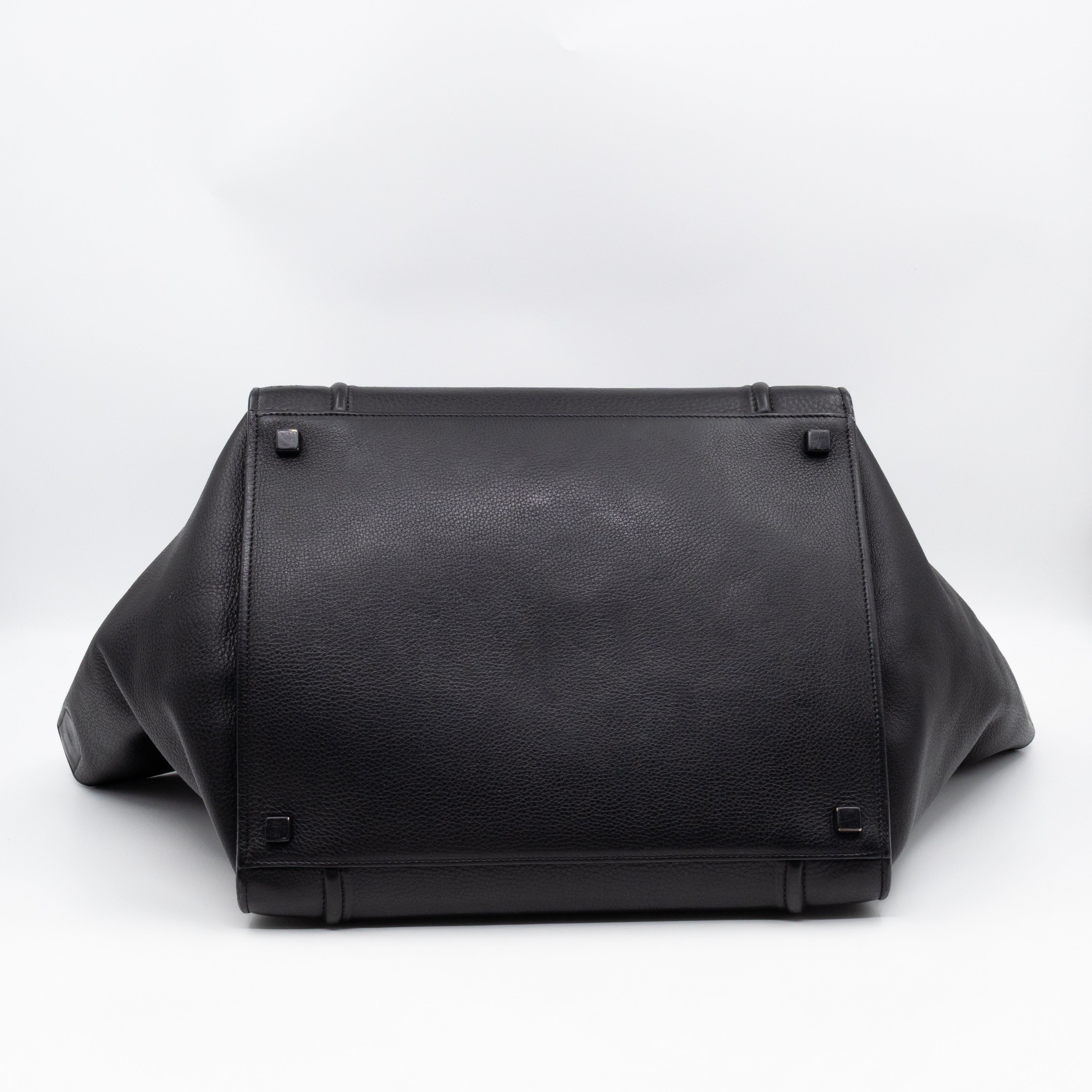 Phantom Medium Luggage Black Leather