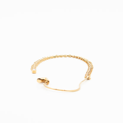 Petit Essential V Chain Ear Cuff Gold