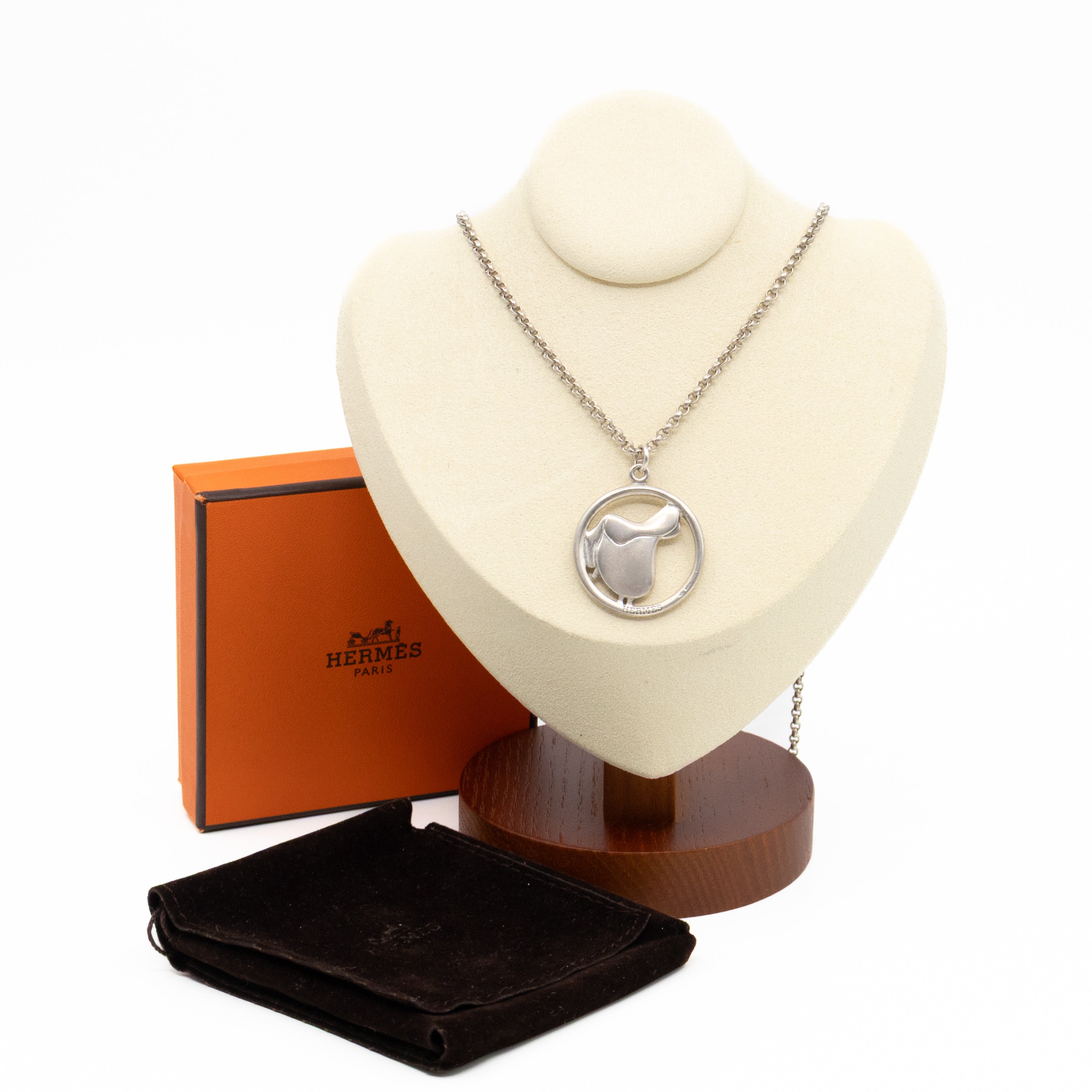 Saddle Jump Pendant Necklace Silver