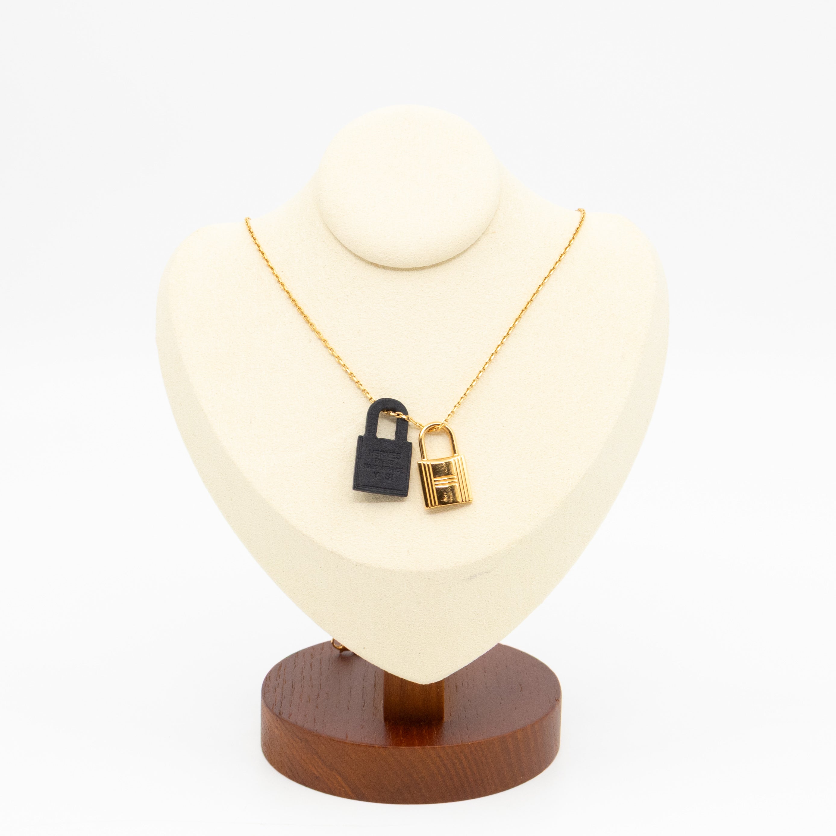 O'Kelly Pendant Gold Black