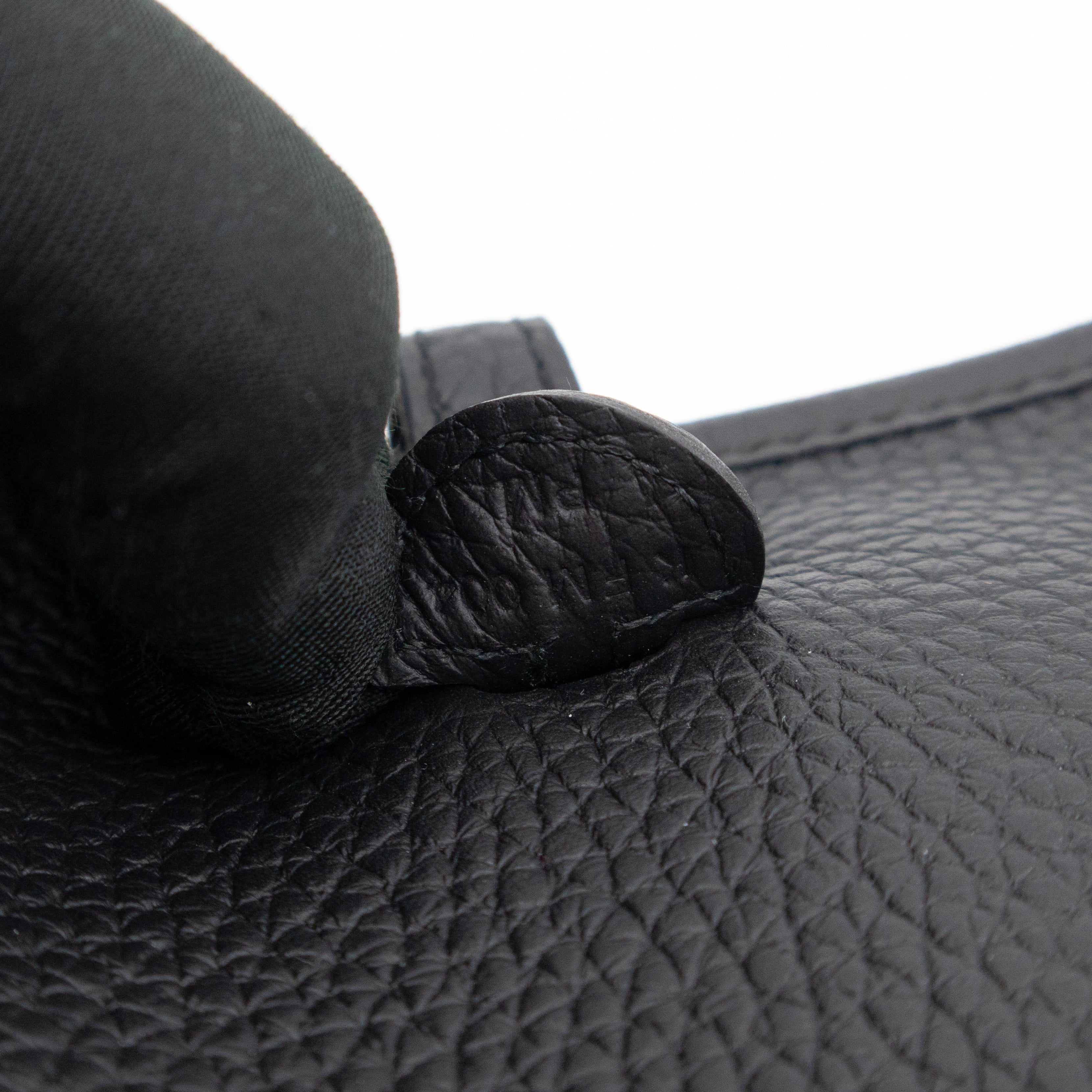 Evelyne 16 Mini Black Leather