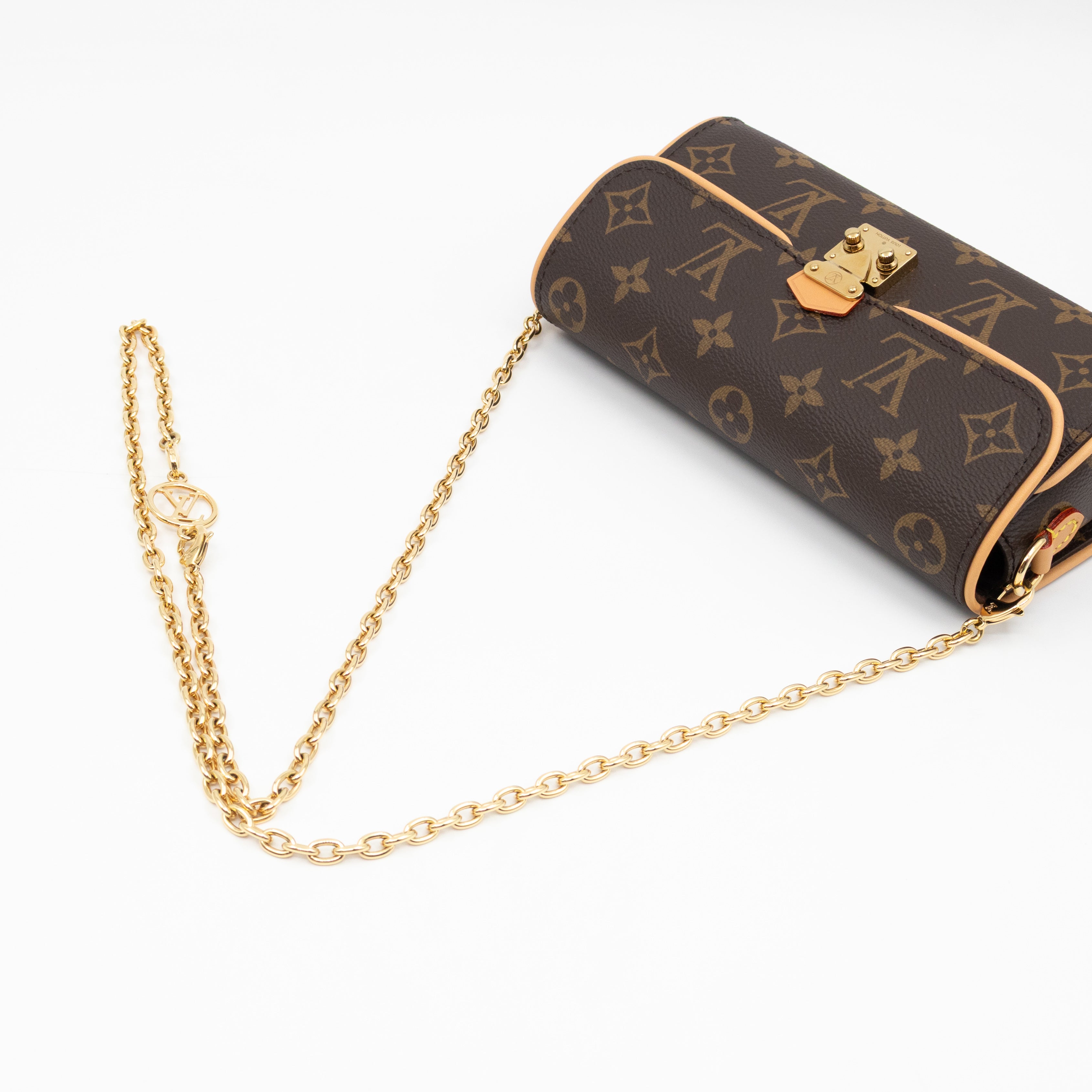 Pochette Camille Monogram