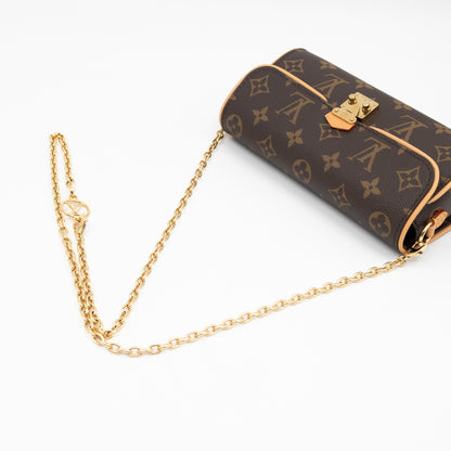 Pochette Camille Monogram