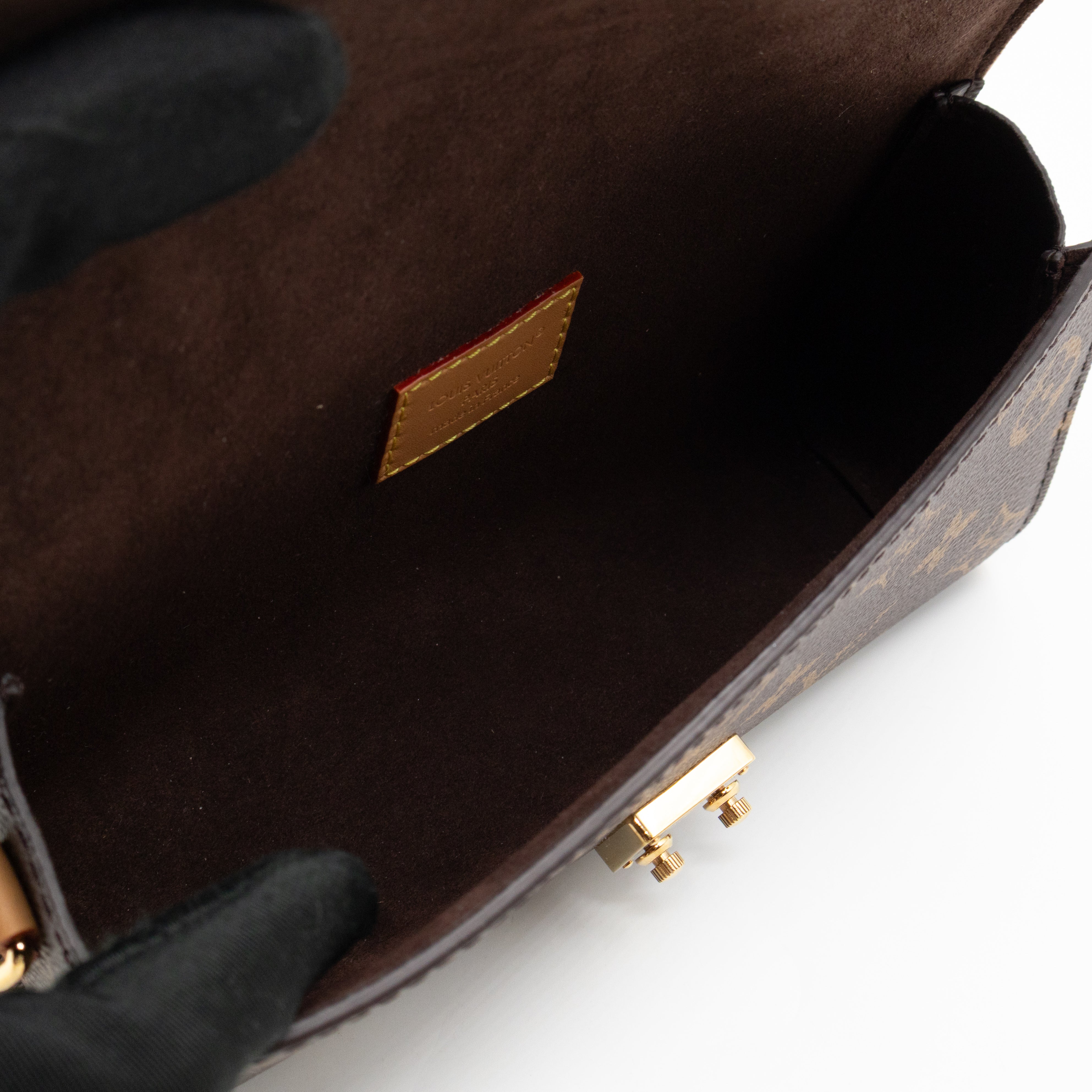 Pochette Camille Monogram