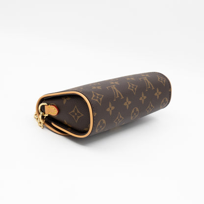 Pochette Camille Monogram
