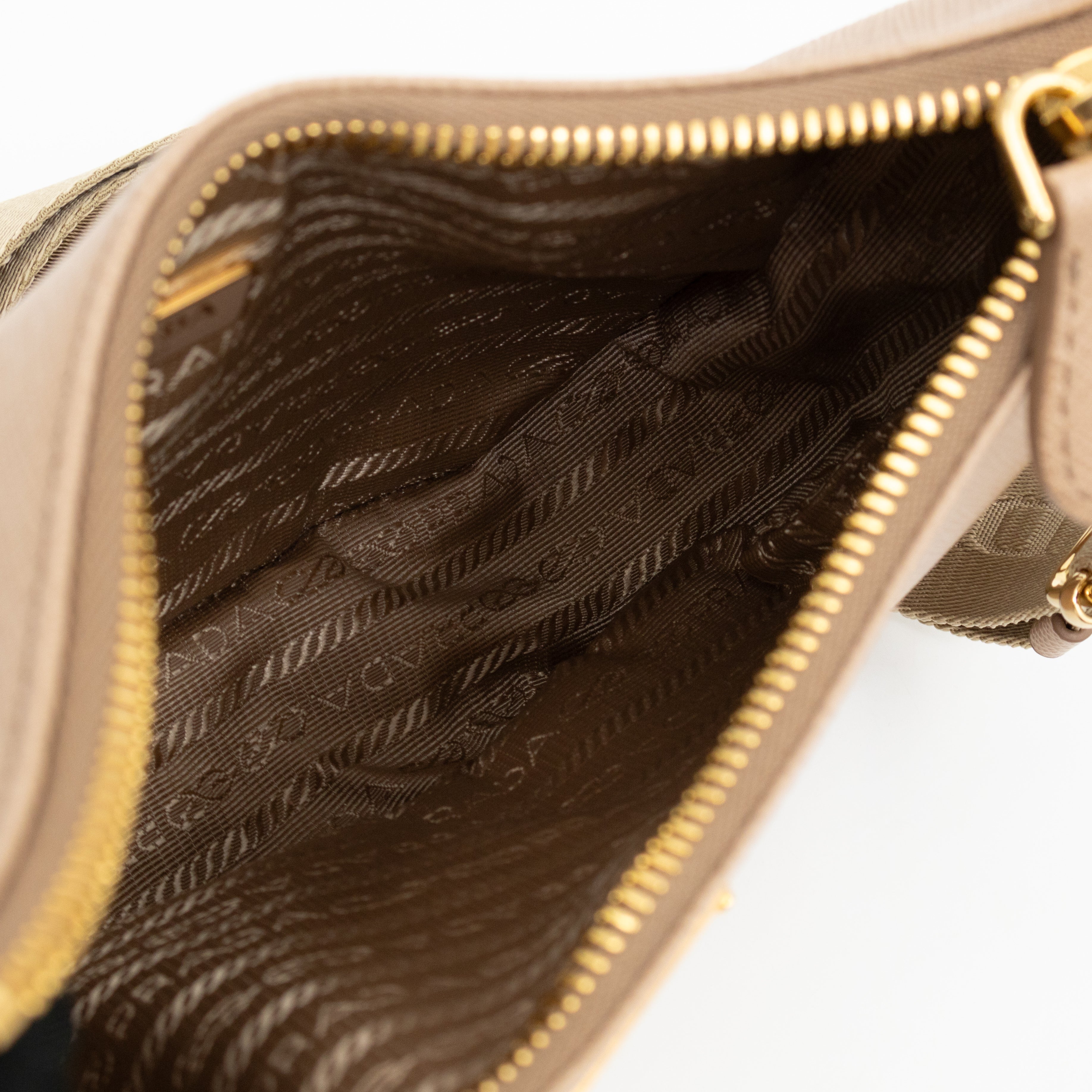 Re-Edition 2005 Cameo Beige Saffiano Leather