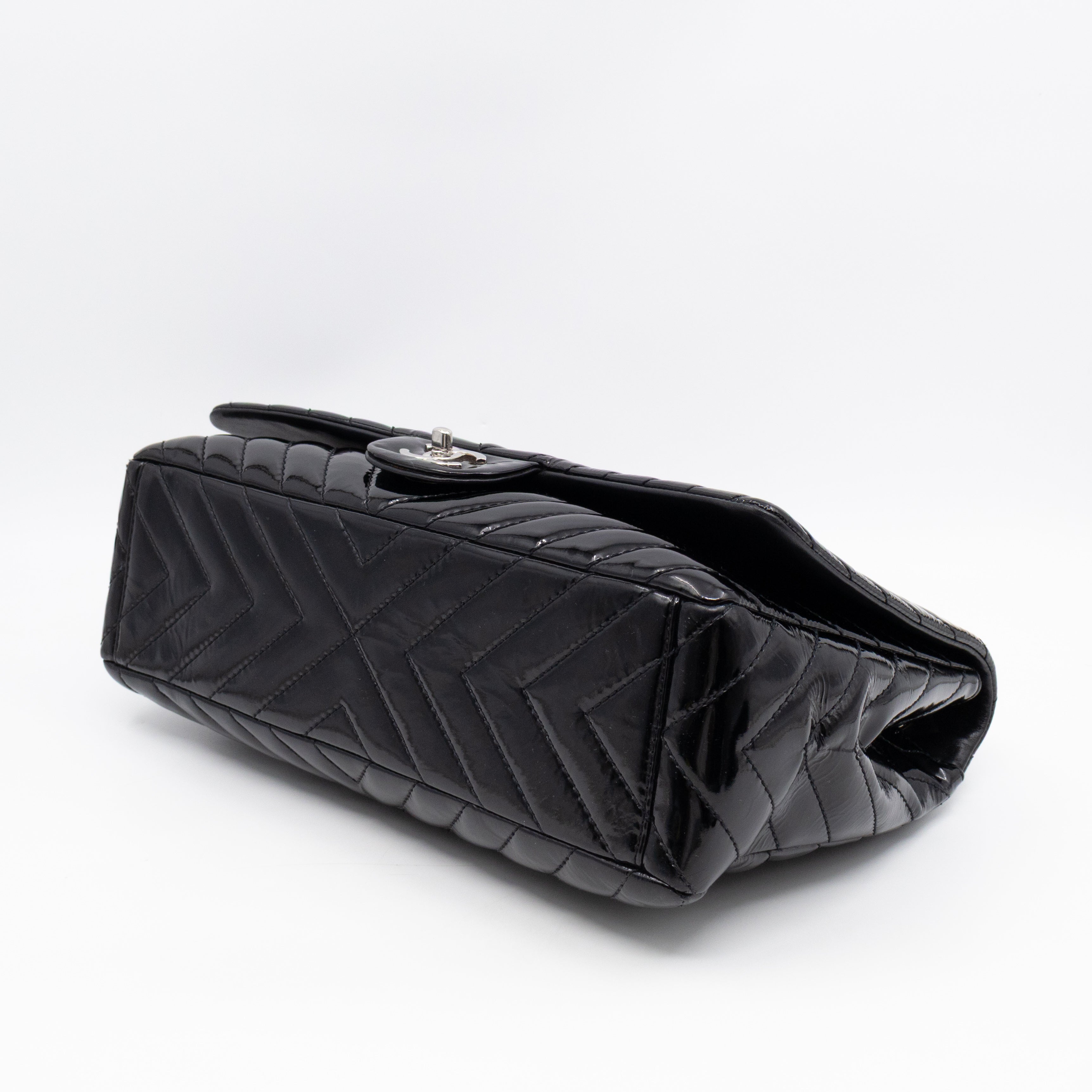 Classic Single Flap Maxi Black Chevron Patent Silver