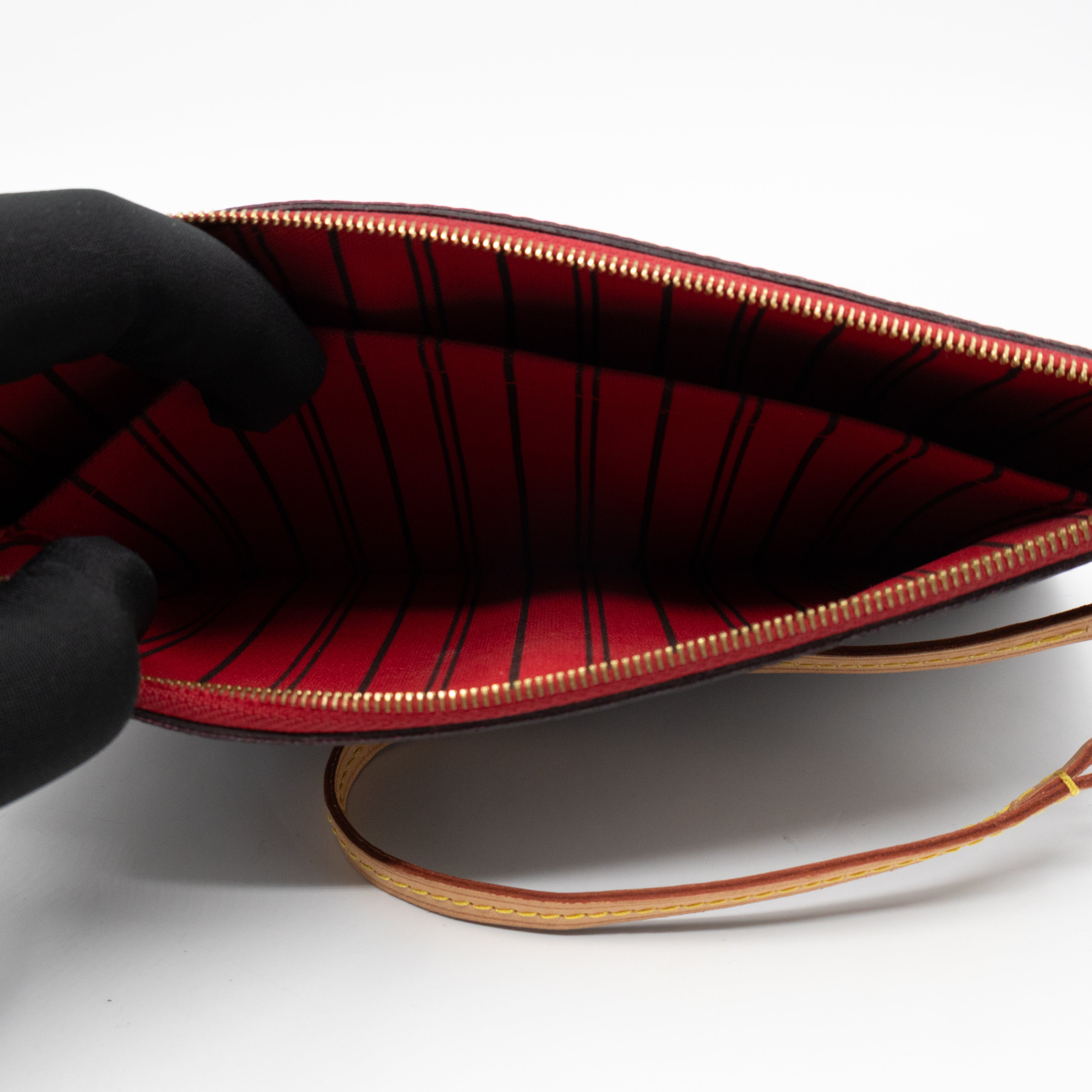 Neverfull Pochette Monogram Cerise