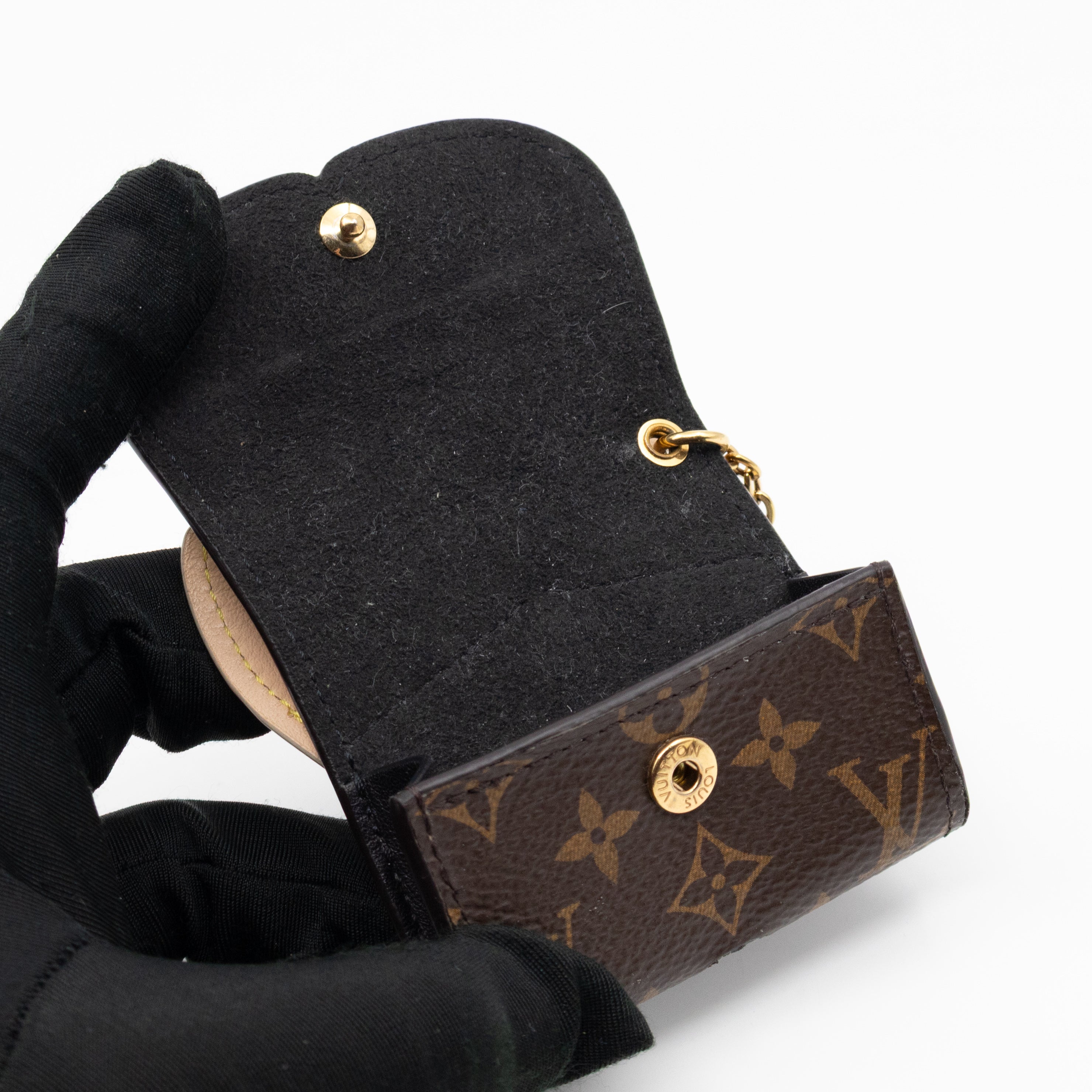 Earpods Case Cat Monogram White Leather