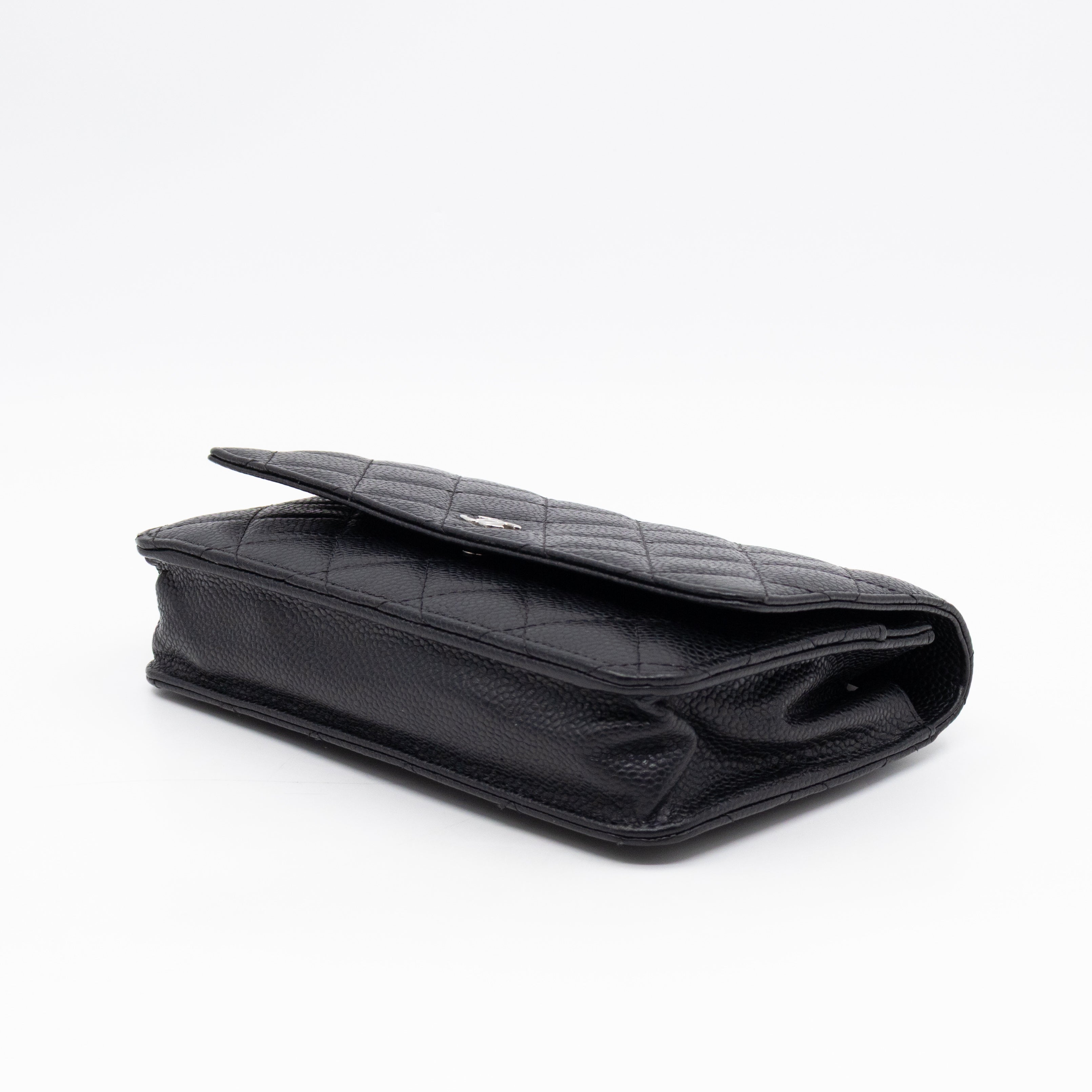 Classic Wallet On Chain Black Caviar Silver