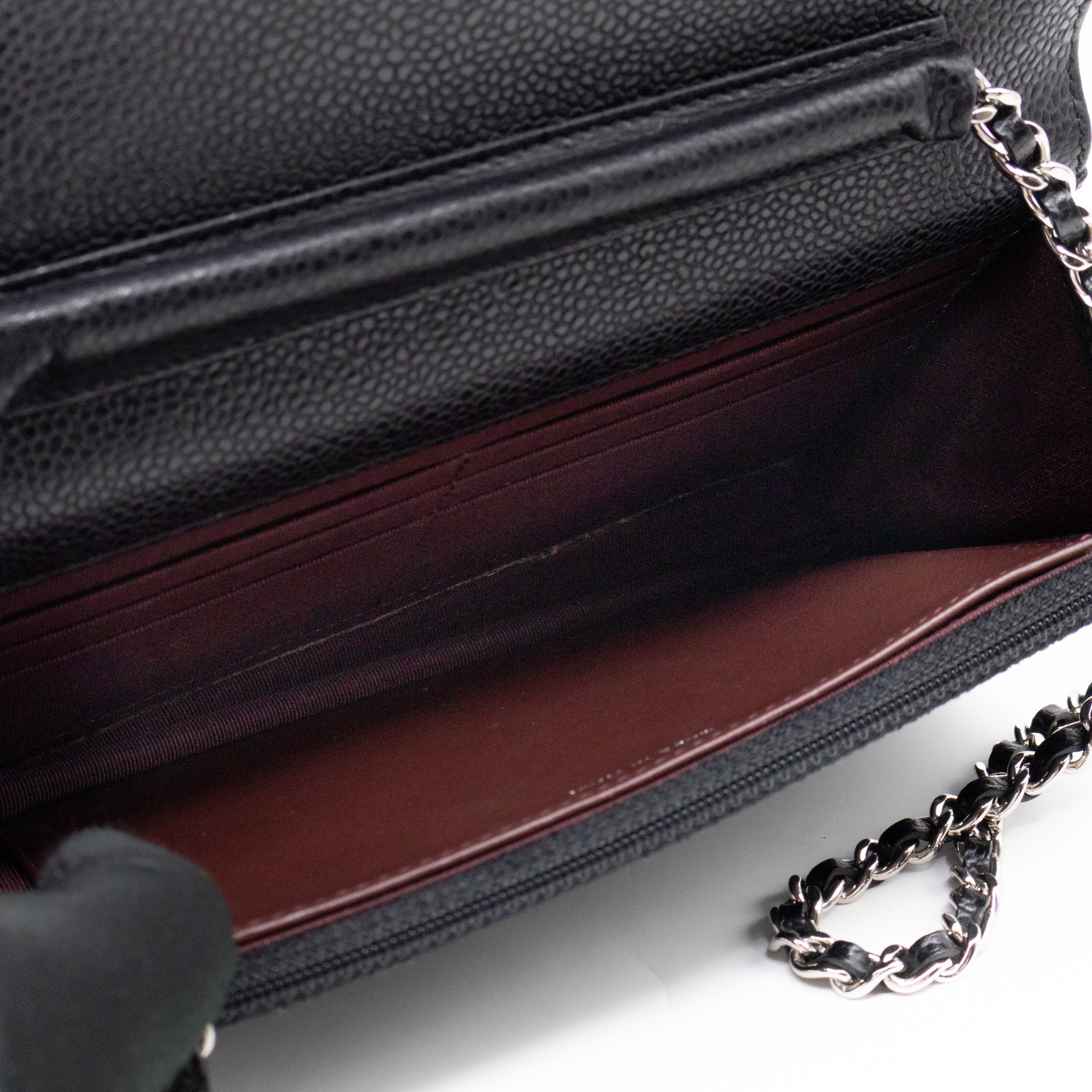 Classic Wallet On Chain Black Caviar Silver