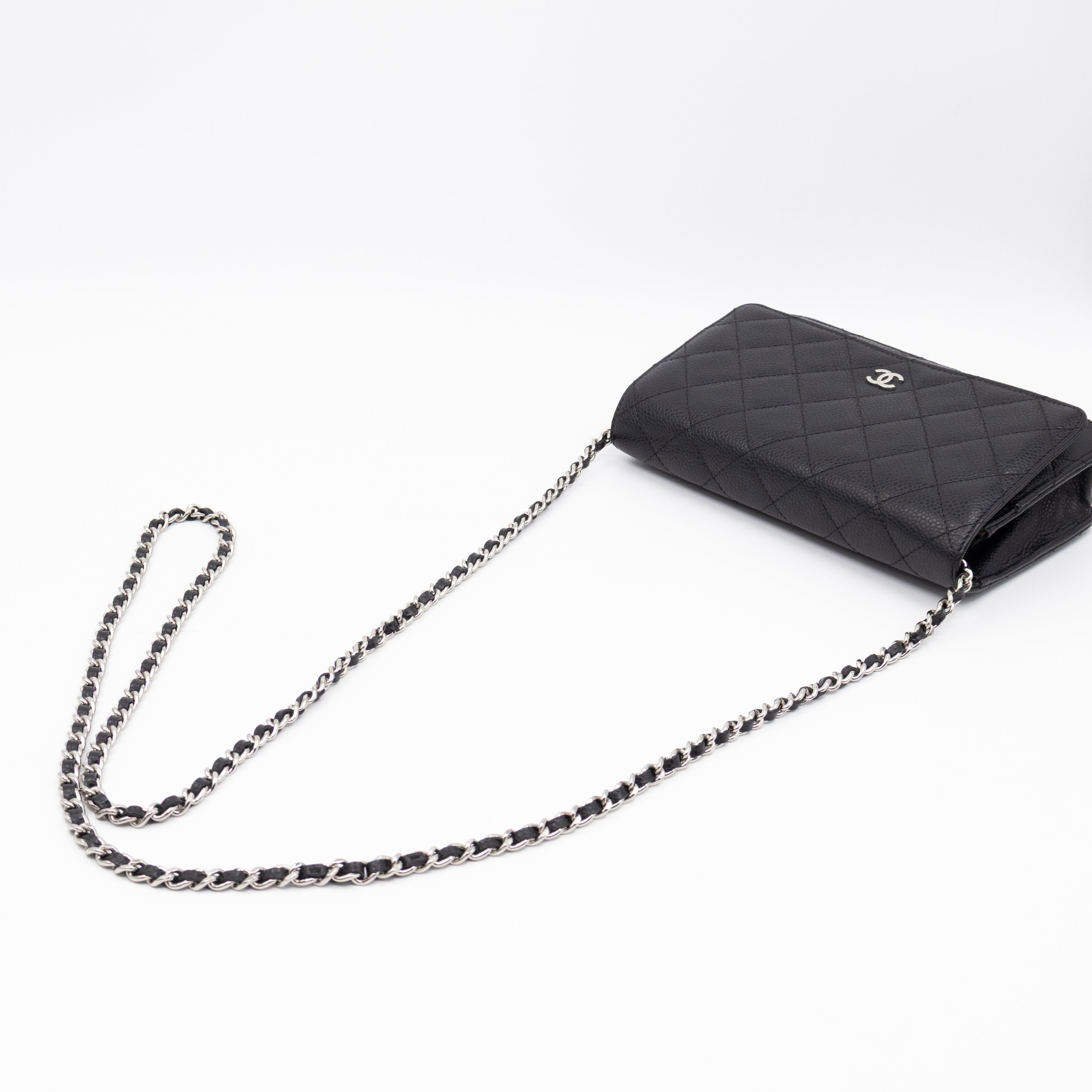 Classic Wallet On Chain Black Caviar Silver