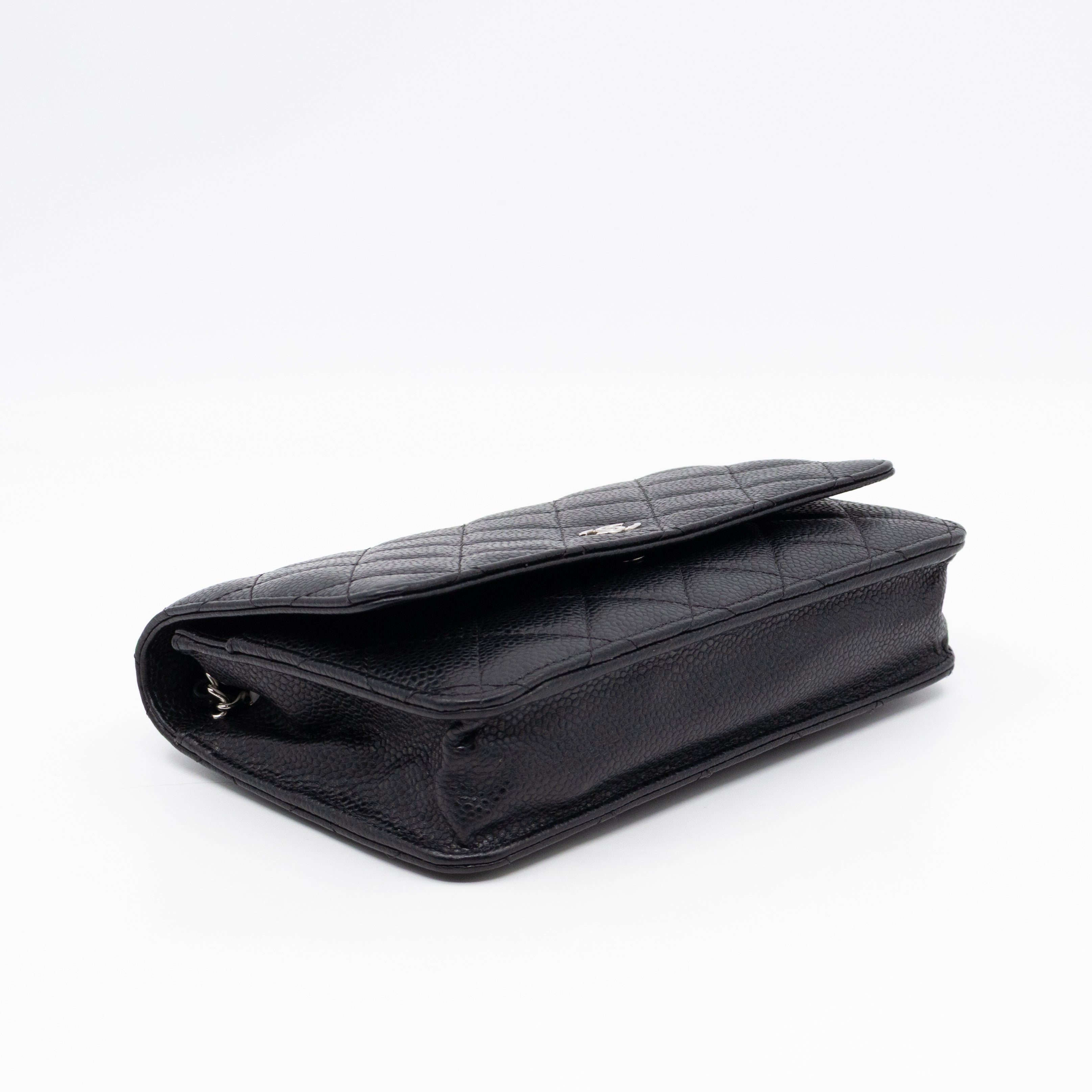 Classic Wallet On Chain Black Caviar Silver