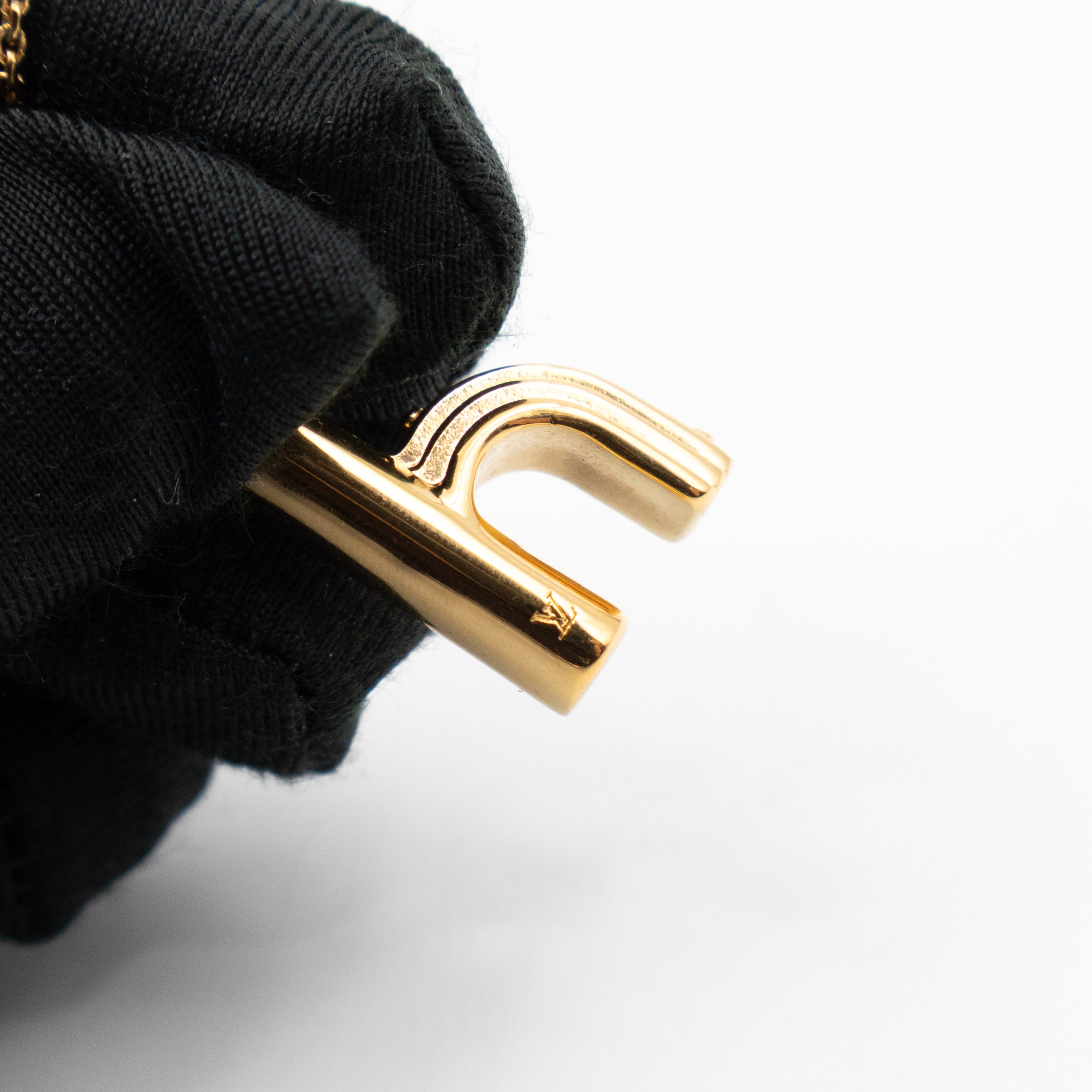 LV & Me Necklace "h" Pendant Gold