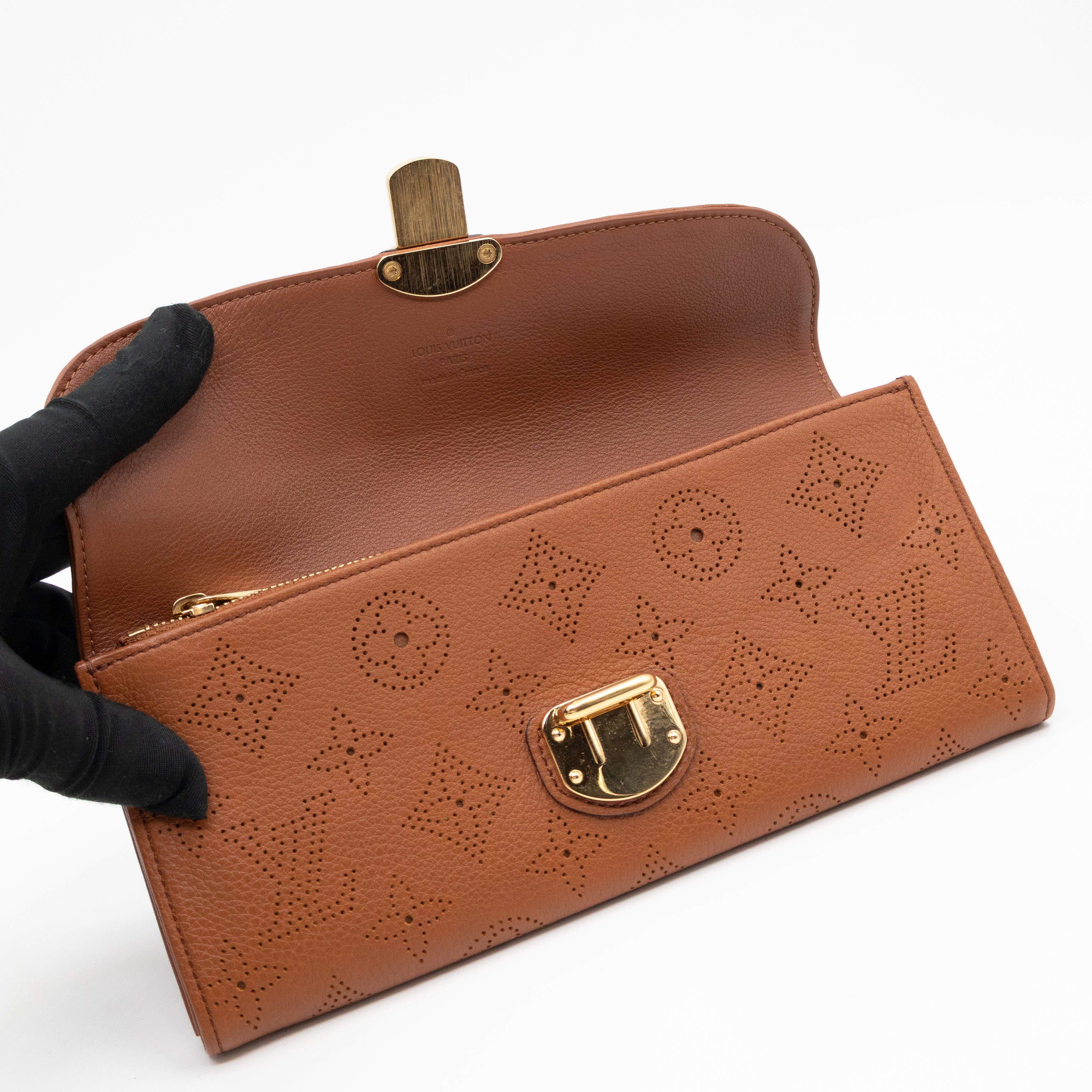 Amelia Clutch Wallet Cognac Mahina Leather