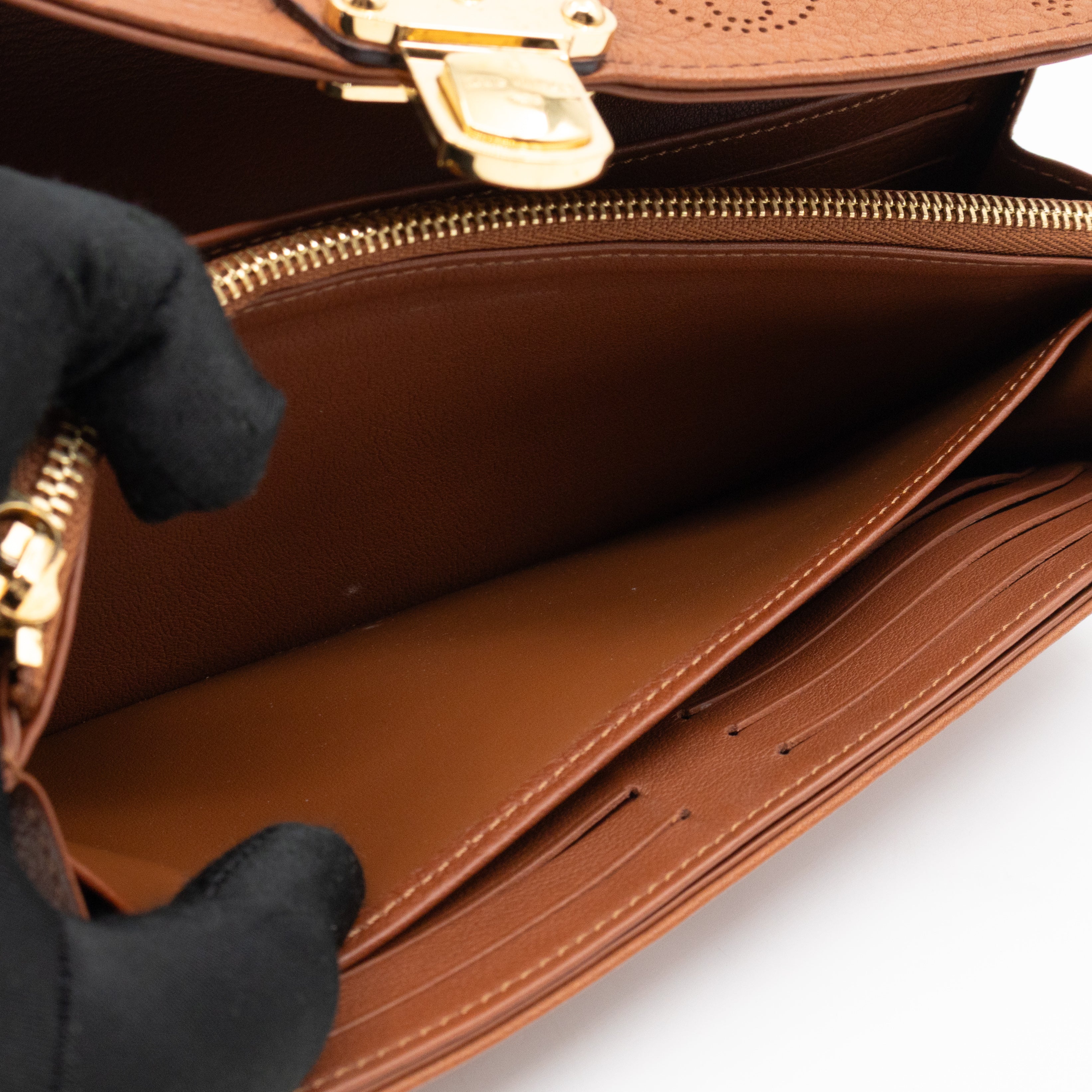 Amelia Clutch Wallet Cognac Mahina Leather