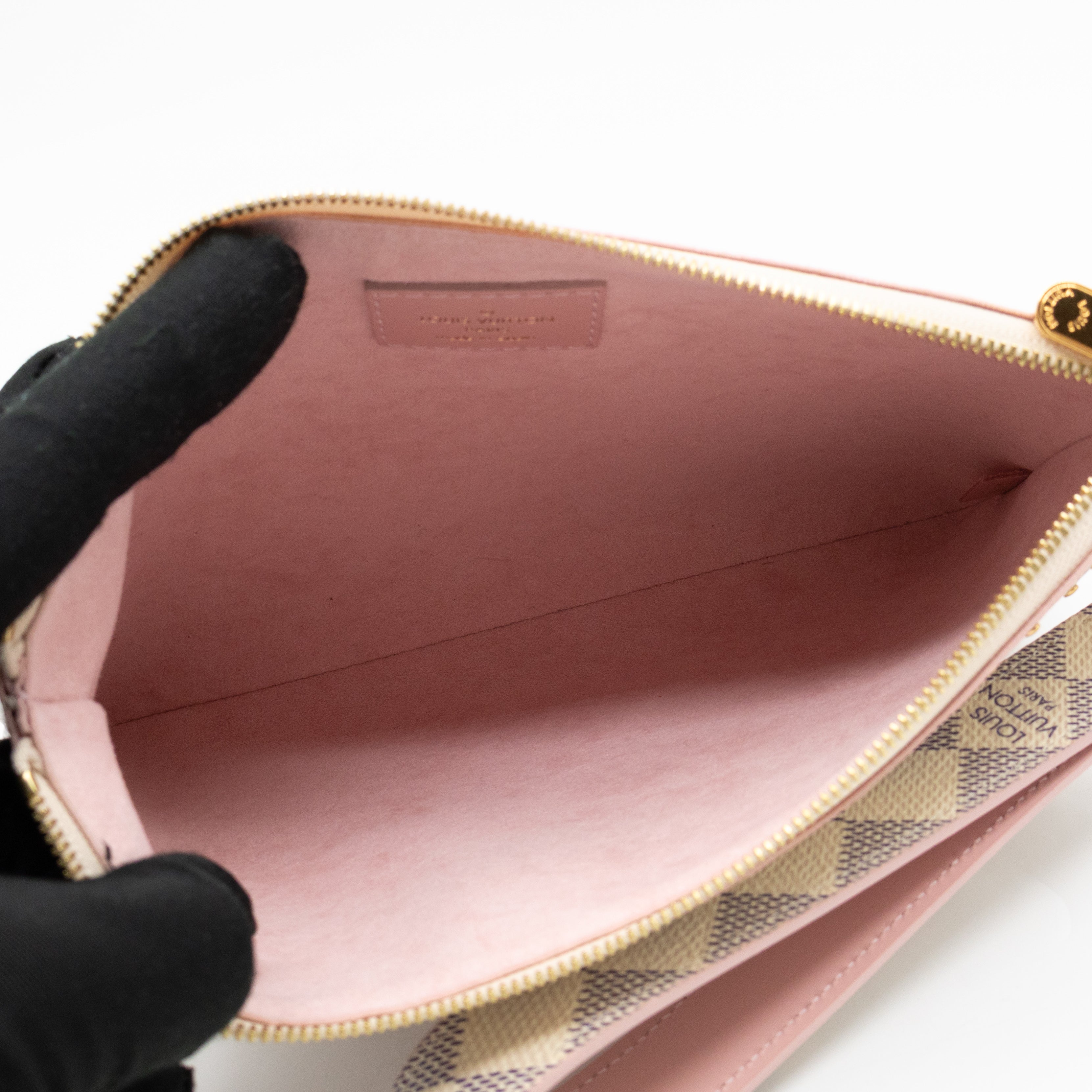 City Pouch Studded Damier Azur