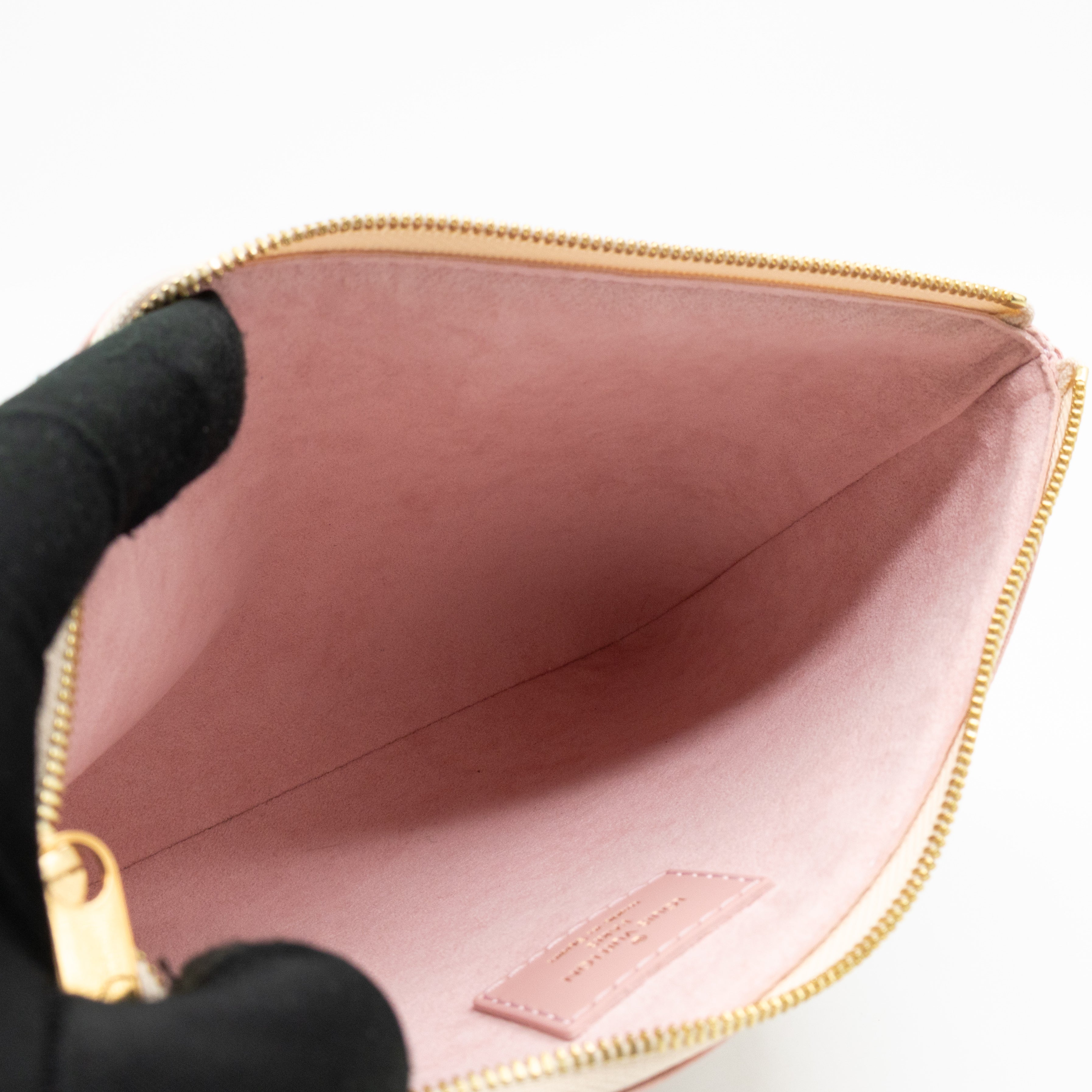 City Pouch Studded Damier Azur