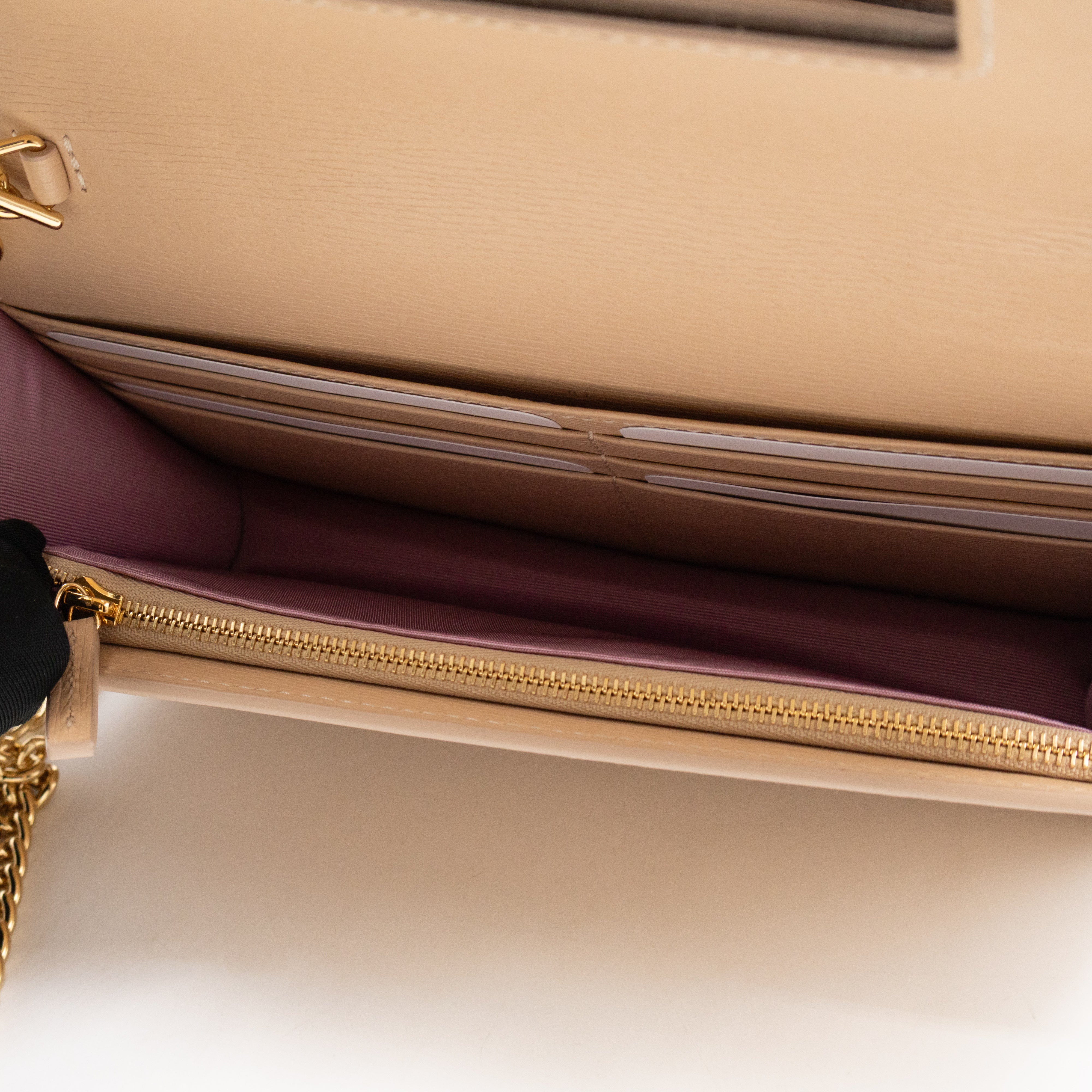 Petite Chain Wallet Beige Leather