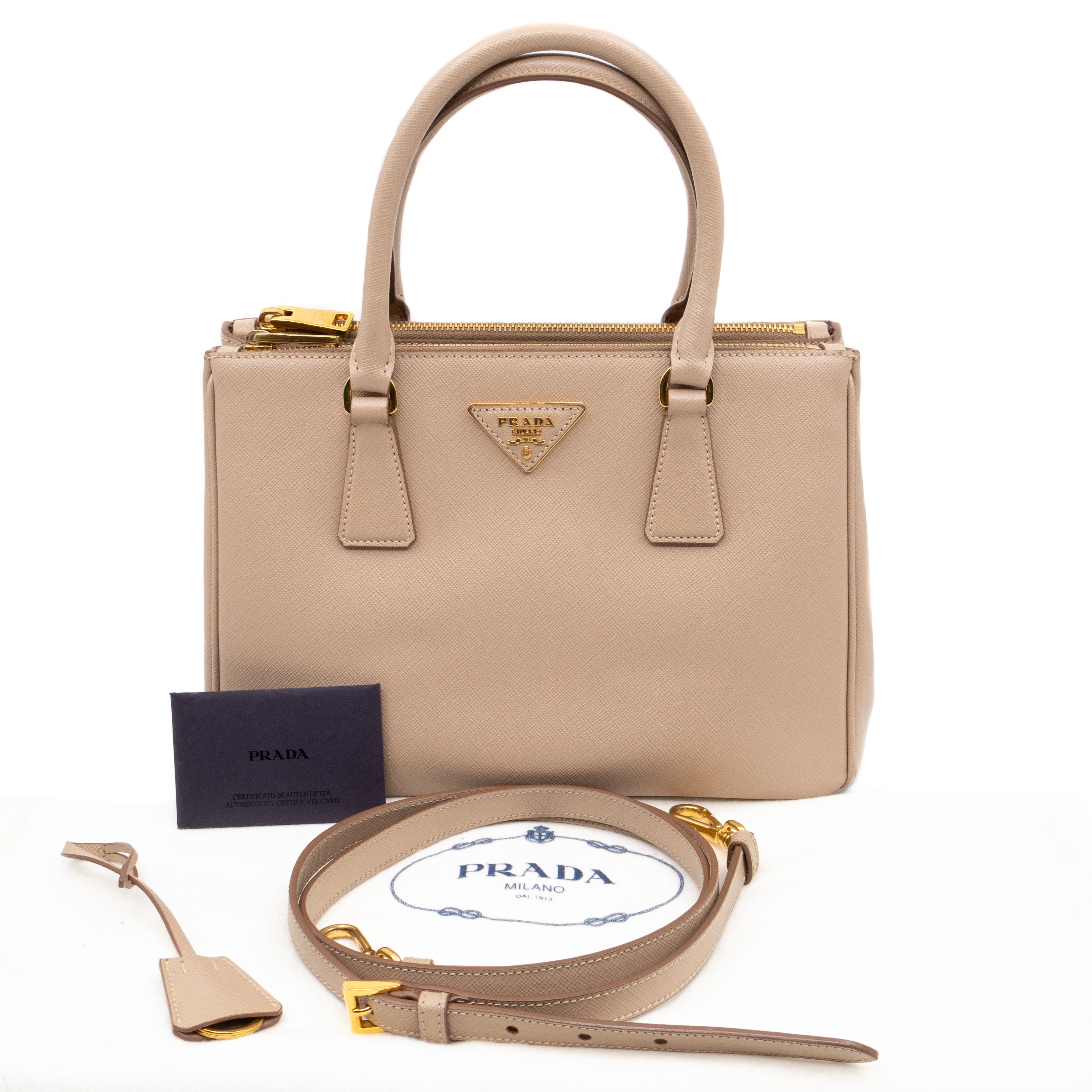 Galleria Medium Double Zip Cammeo Saffiano