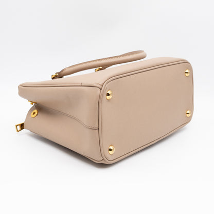 Galleria Medium Double Zip Cammeo Saffiano