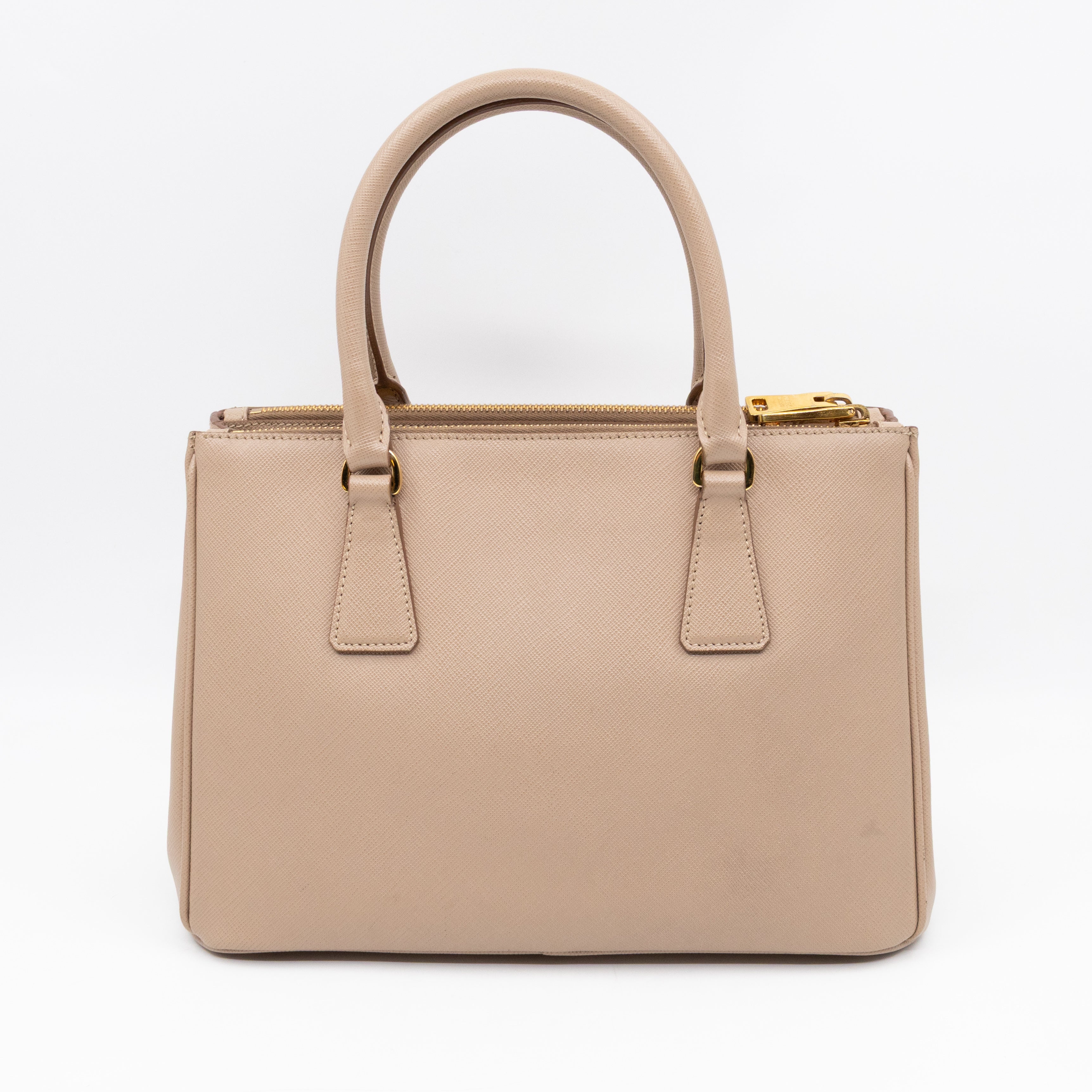 Galleria Medium Double Zip Cammeo Saffiano