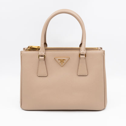 Galleria Medium Double Zip Cammeo Saffiano