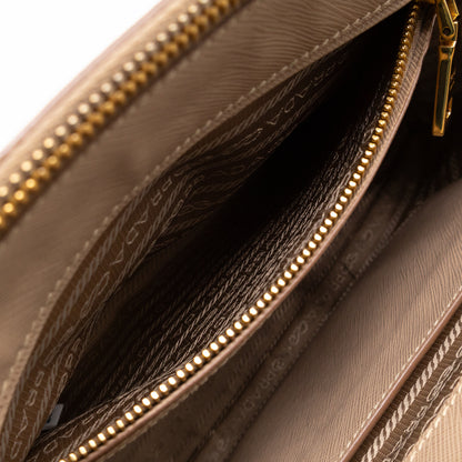 Galleria Medium Double Zip Cammeo Saffiano