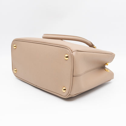 Galleria Medium Double Zip Cammeo Saffiano