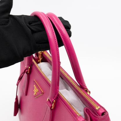 Galleria Medium Double Zip Fuxia Pink Saffiano