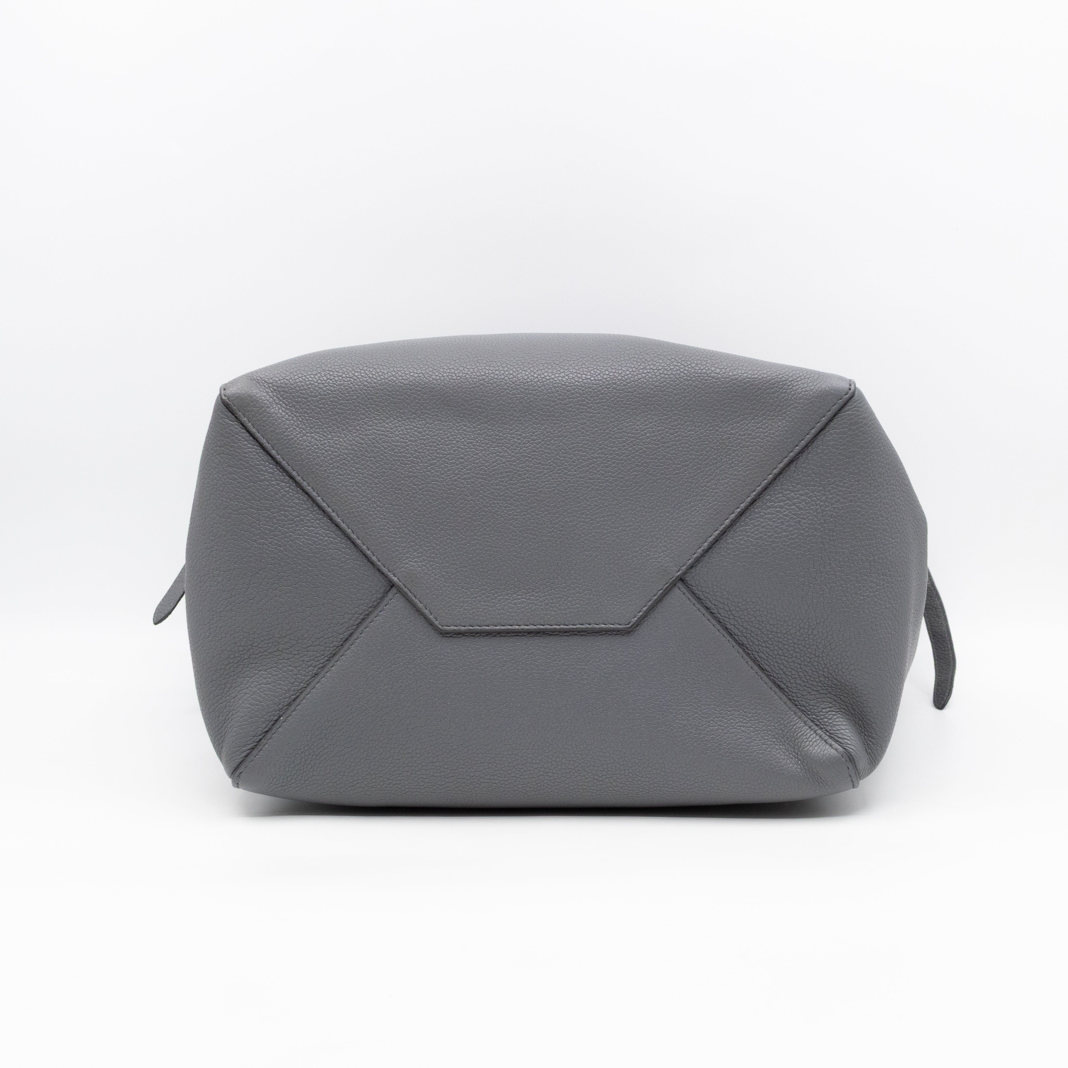 Cabas Phantom Tote Grey Leather