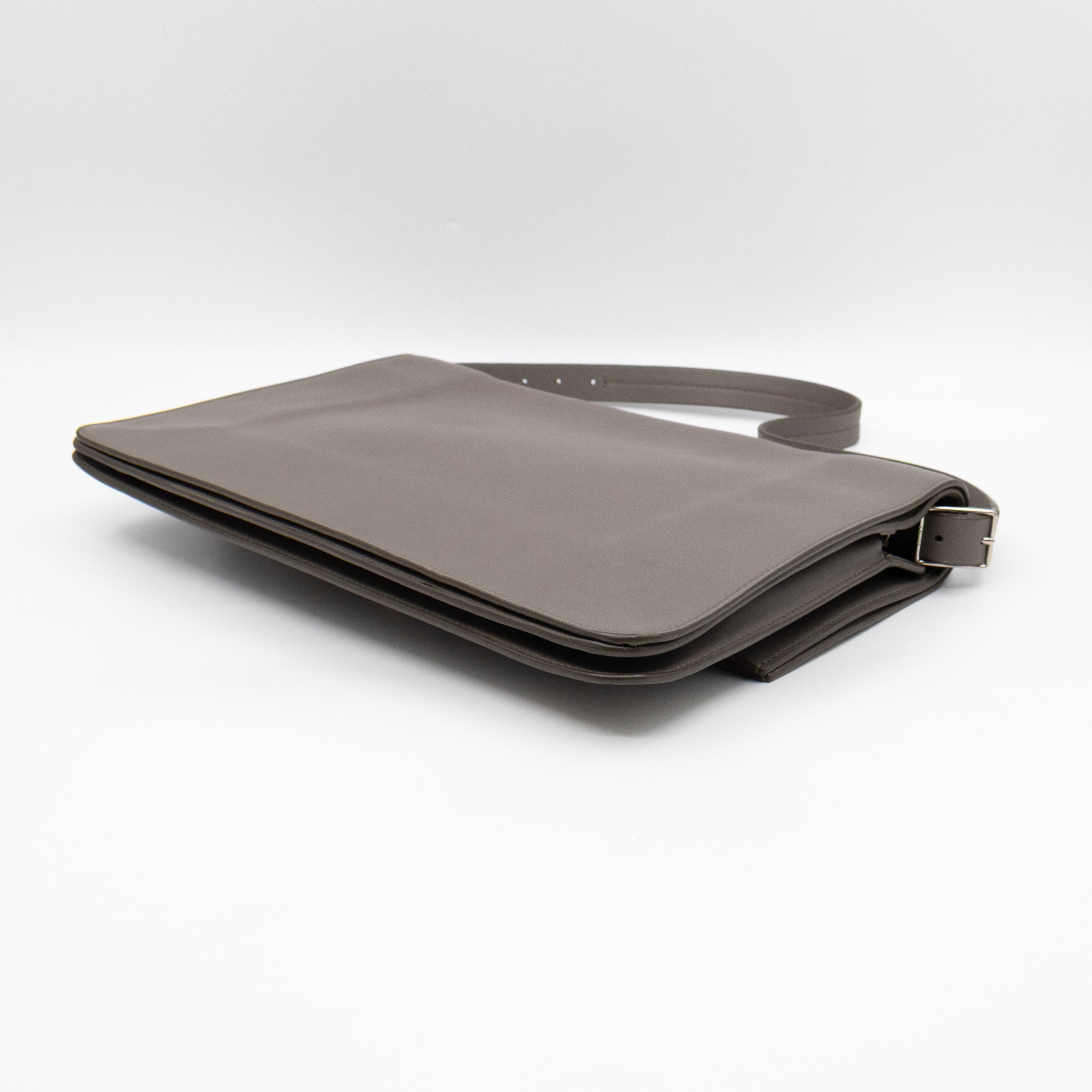 Clasp Fold-over Bag Grey Leather