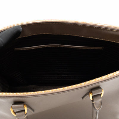 Galleria Large Double Zip Argilla Grey Saffiano Leather